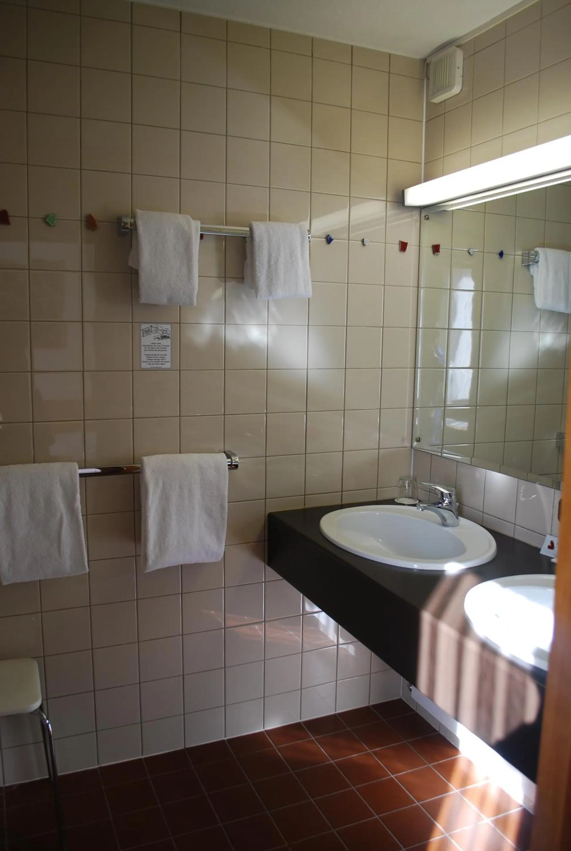 Bathroom in HOTEL ZILLNERs EINKEHR ***