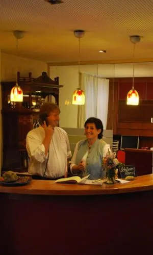 Family in HOTEL ZILLNERs EINKEHR ***