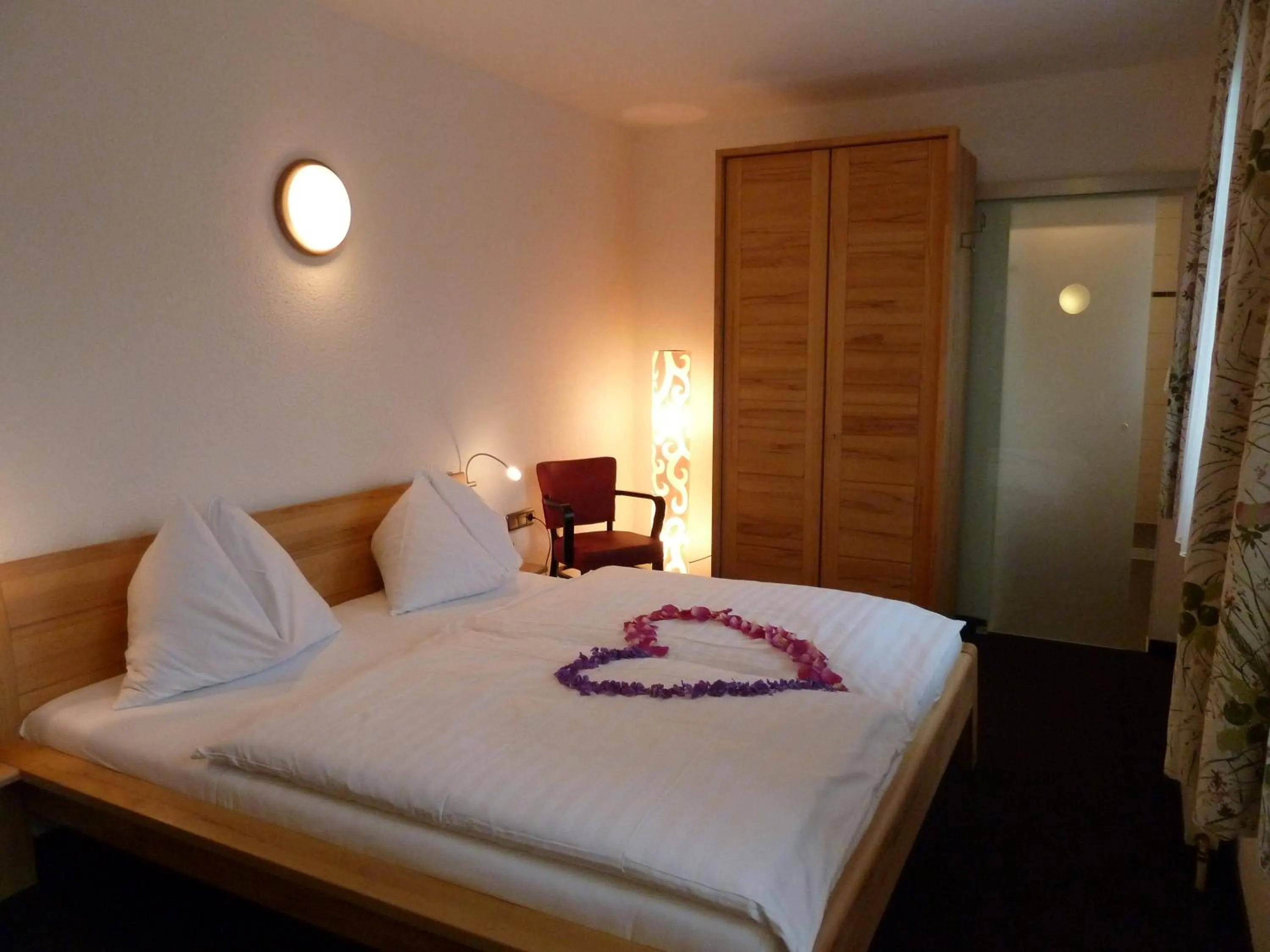 Bed in HOTEL ZILLNERs EINKEHR ***