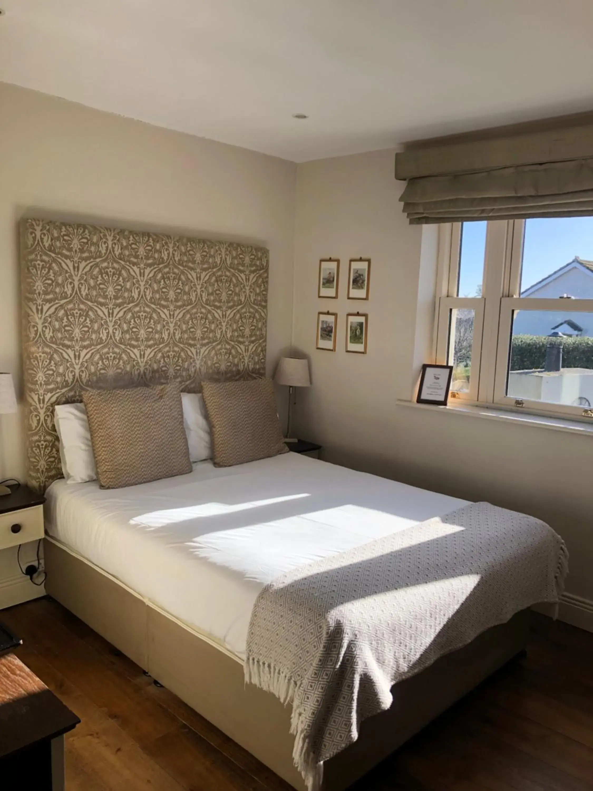 Small Double Room in Horse & Hound Small Double Room in Horse & Hound