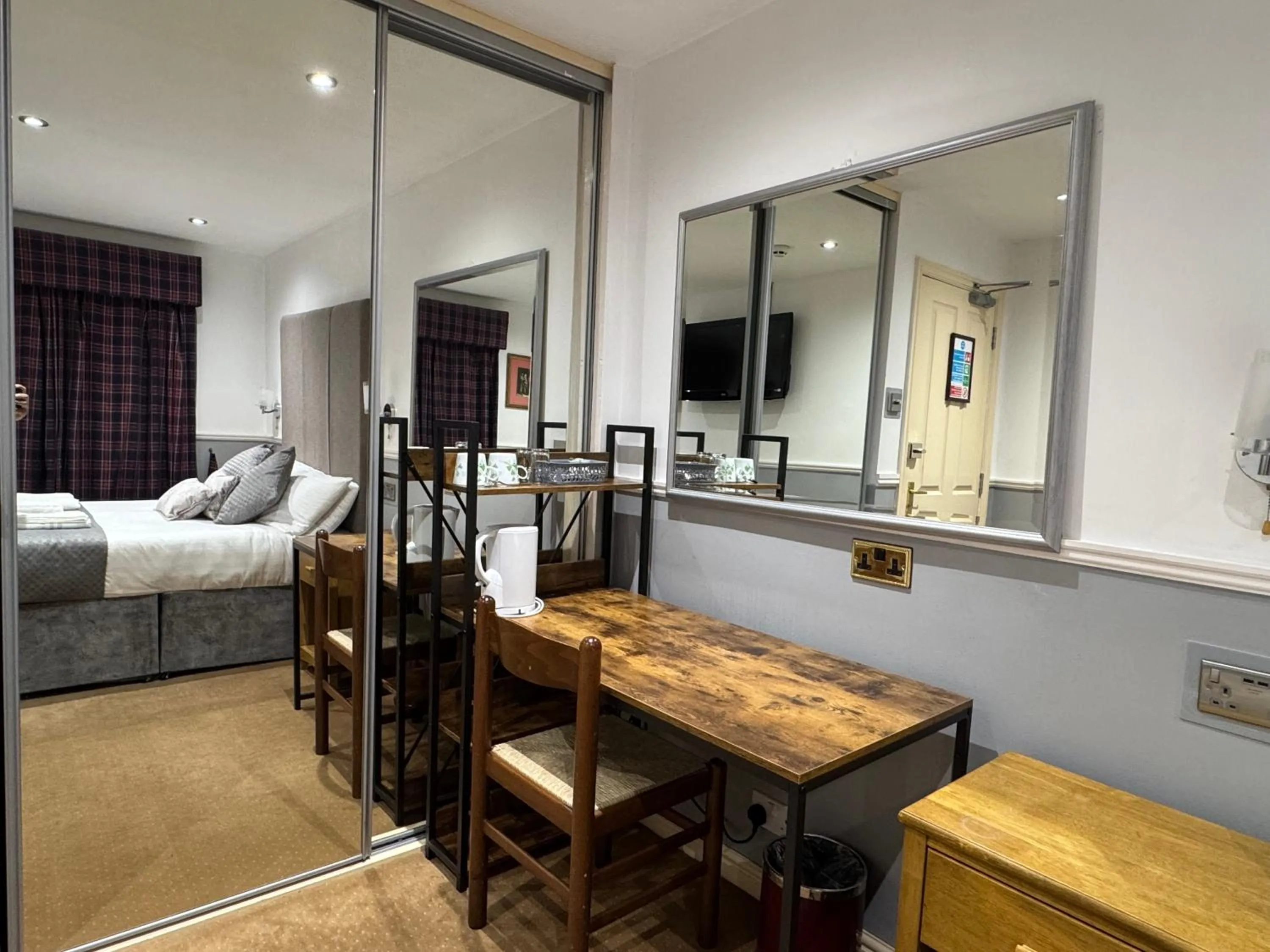 Arden Guest House B&B - NEC Birmingham - Birmingham Airport