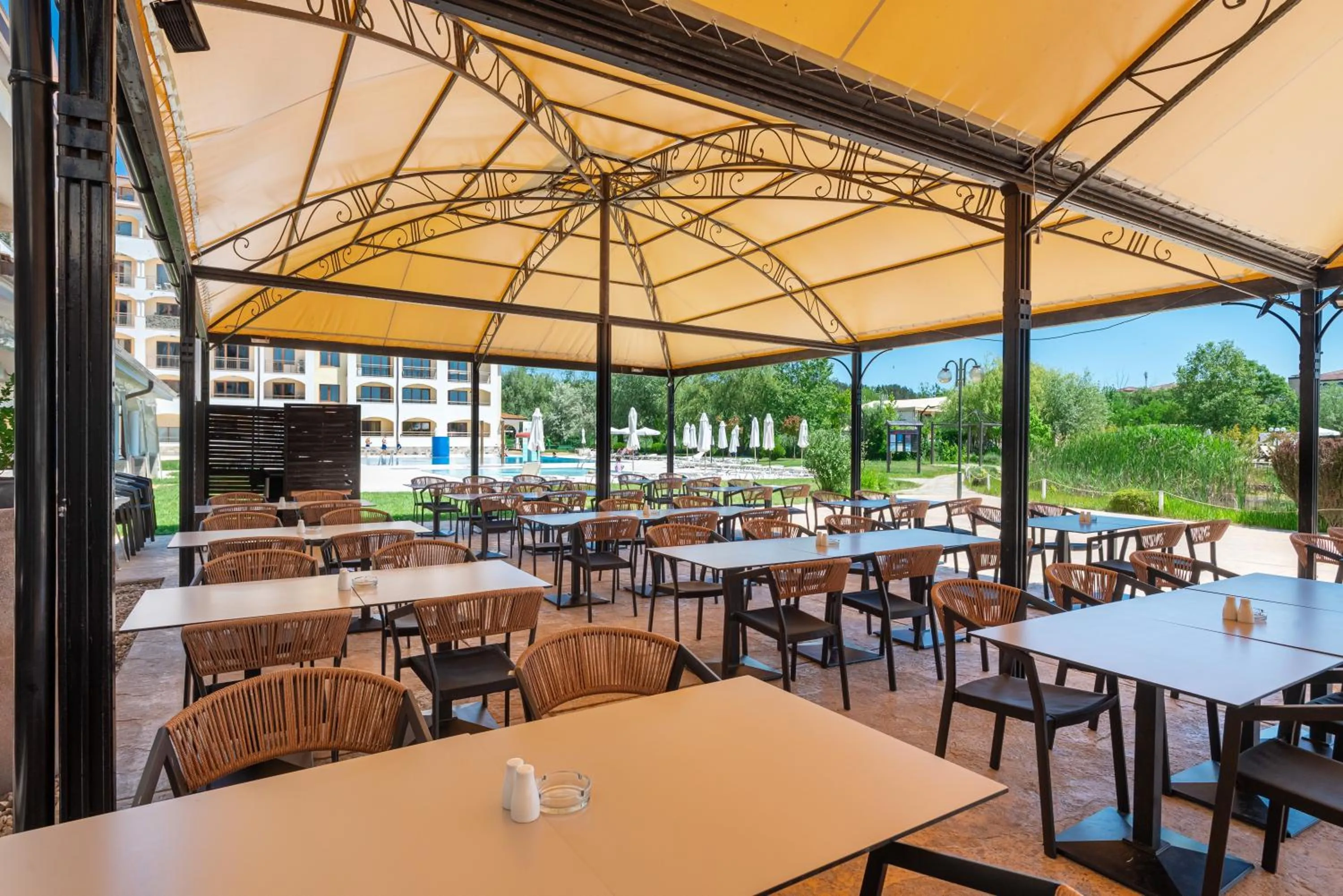 Restaurant/places to eat in Sunrise All Suites Resort- All Inclusive