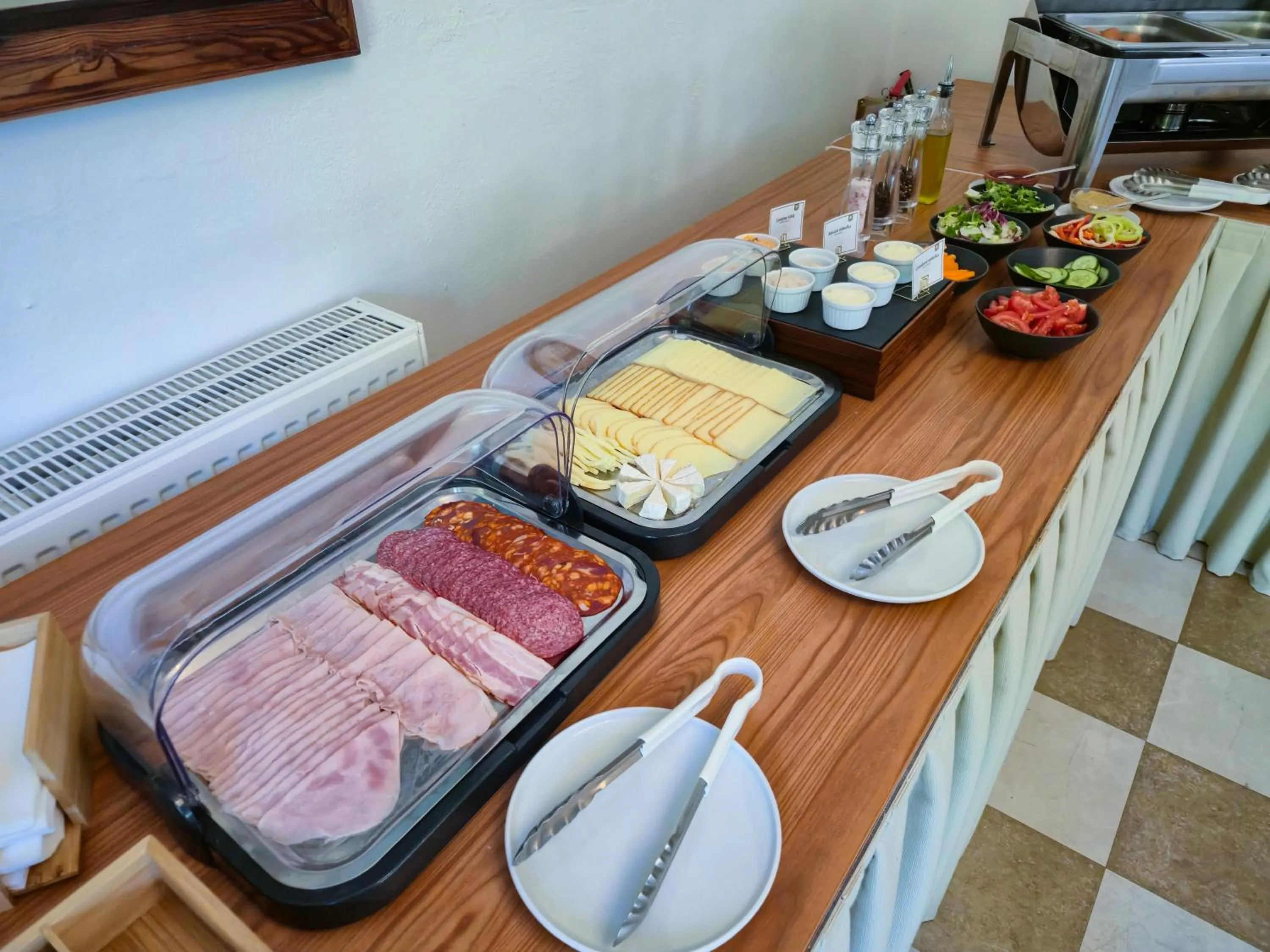 Breakfast in APLEND Villa Dr Szontagh Est 1876