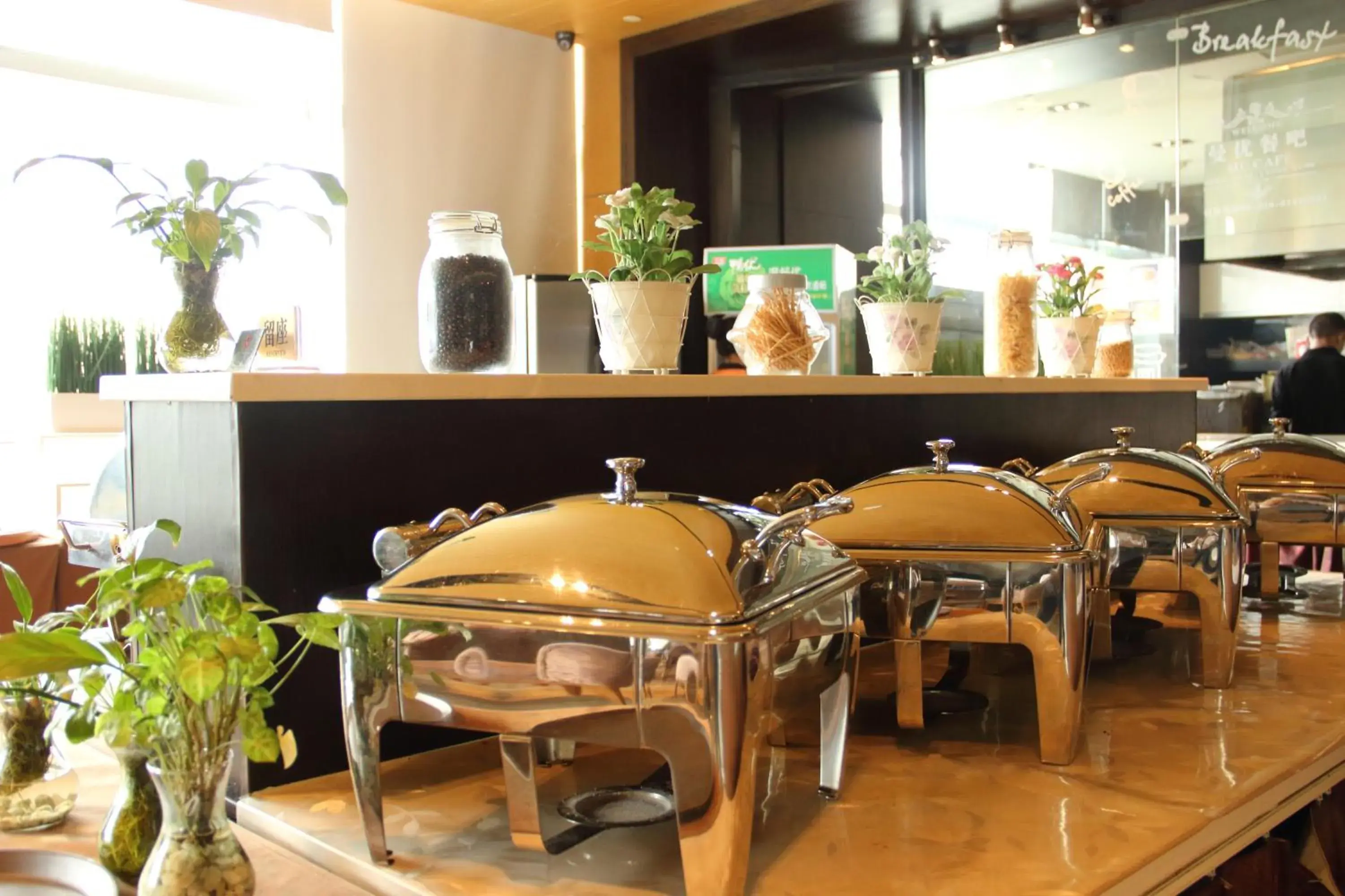 Buffet breakfast in Somerset Riverview Chengdu-Near Tianfu Square Buffet breakfast in Somerset Riverview Chengdu-Near Tianfu Square