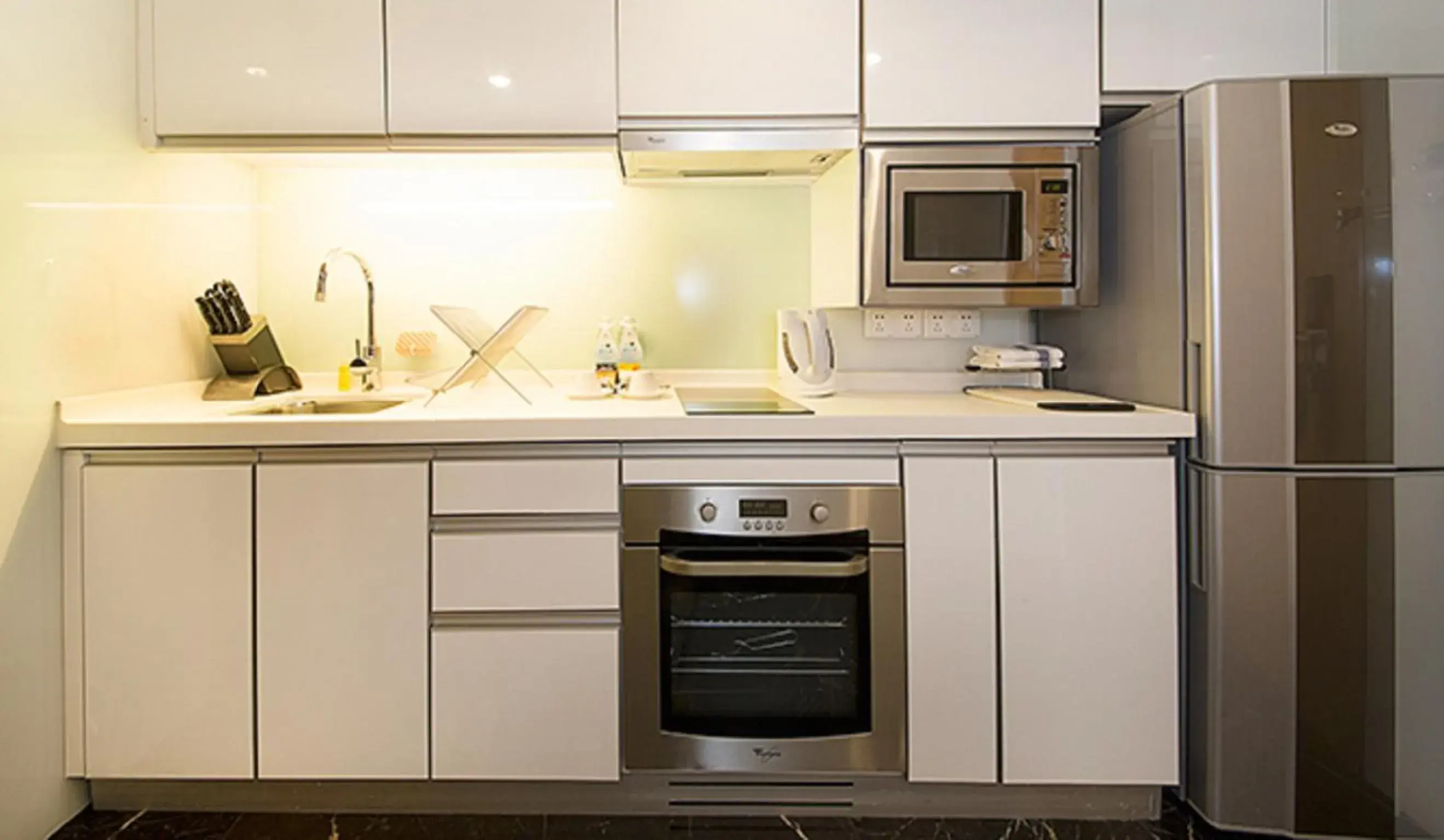 Kitchen or kitchenette in Somerset Riverview Chengdu-Near Tianfu Square Kitchen or kitchenette in Somerset Riverview Chengdu-Near Tianfu Square