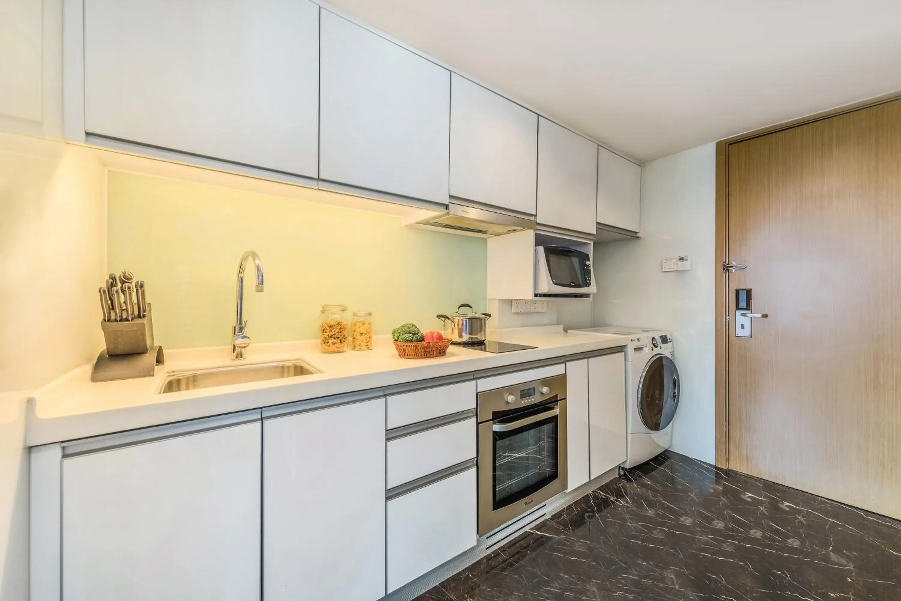 Kitchen or kitchenette in Somerset Riverview Chengdu-Near Tianfu Square Kitchen or kitchenette in Somerset Riverview Chengdu-Near Tianfu Square