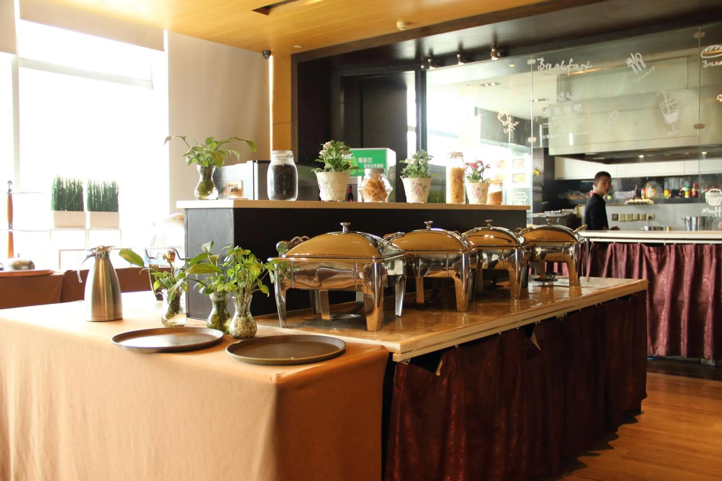 Buffet breakfast in Somerset Riverview Chengdu-Near Tianfu Square