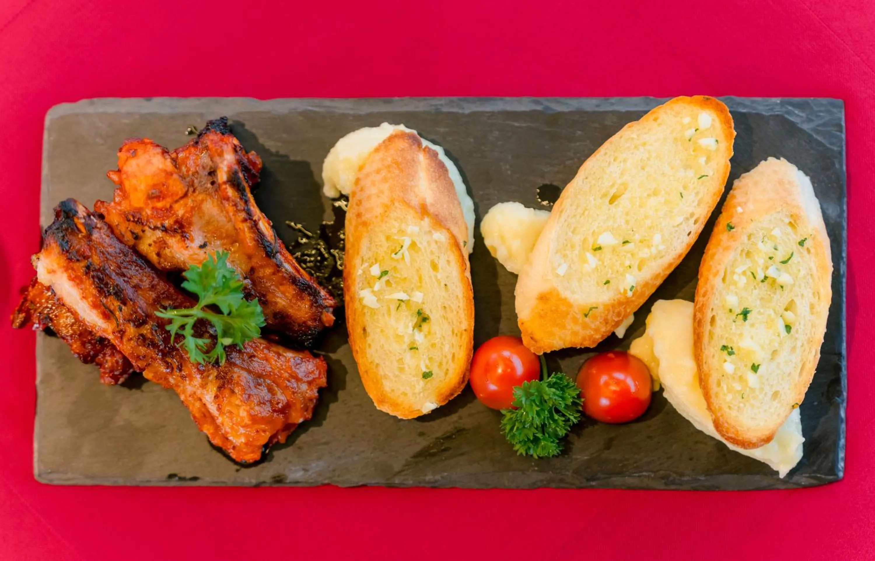 Restaurant/places to eat in Romance Hotel