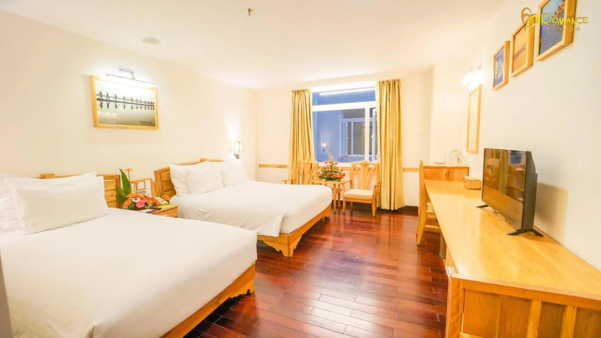 Bedroom, Bed in Romance Hotel