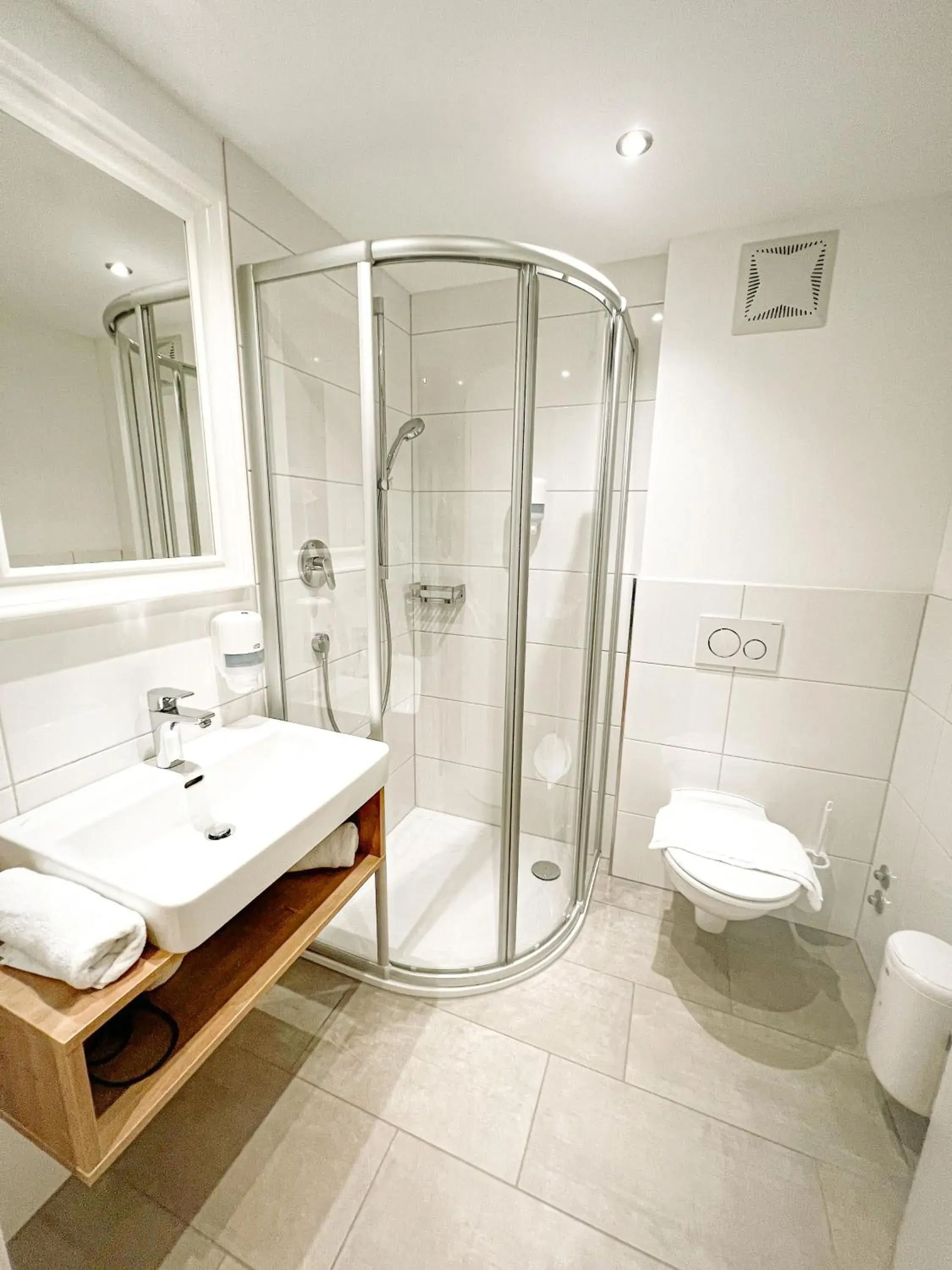 Budget Double Room in Hotel Pass Lueg Budget Double Room in Hotel Pass Lueg