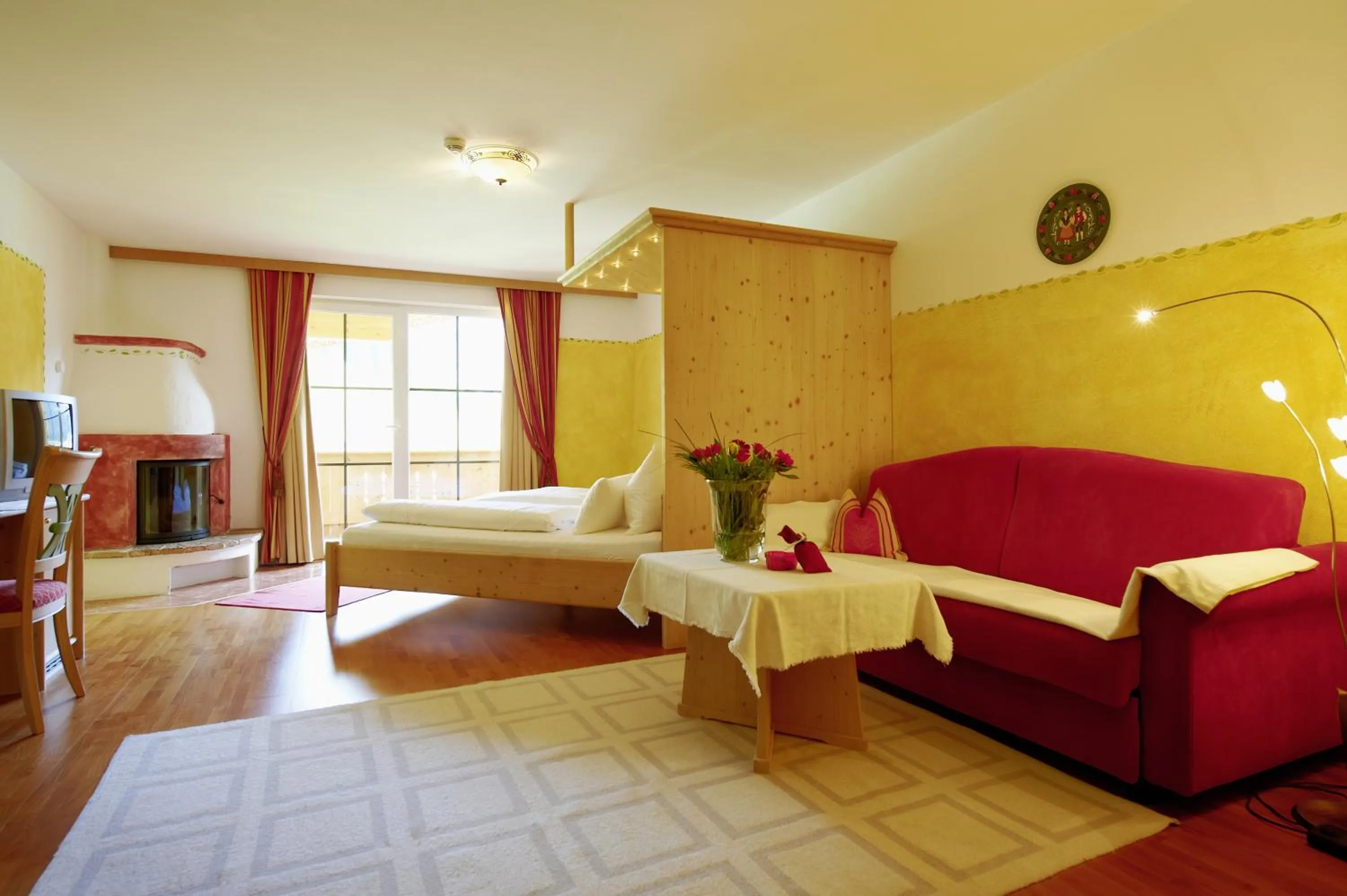 Photo of the whole room, Bed in Der Grubacher