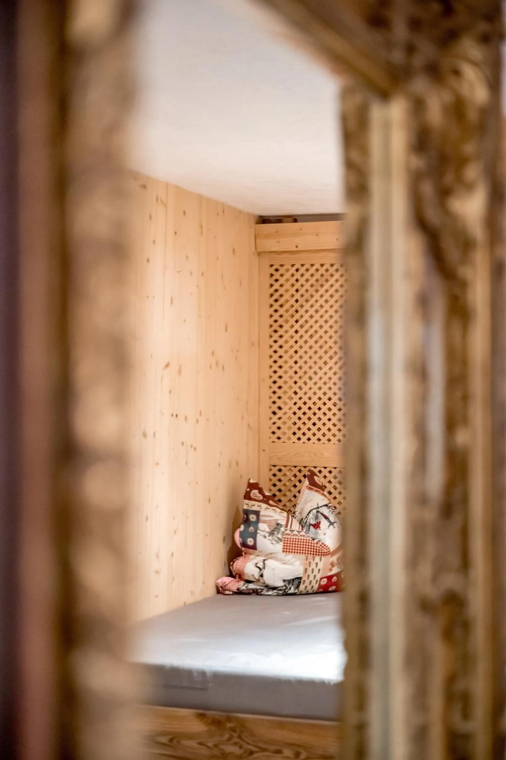 Decorative detail, Bed in Der Grubacher