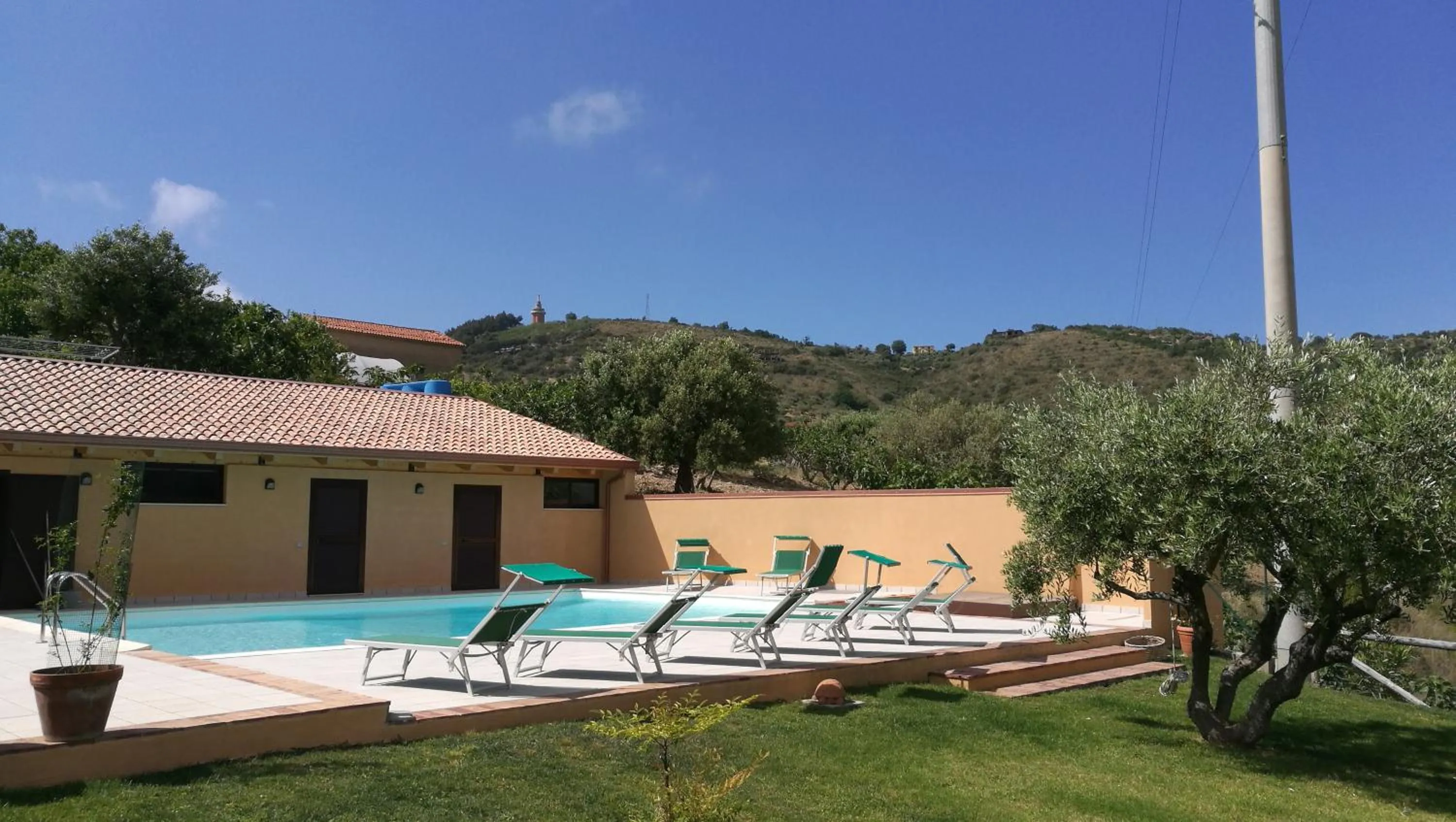 Pool view in Villa Sansivieri
