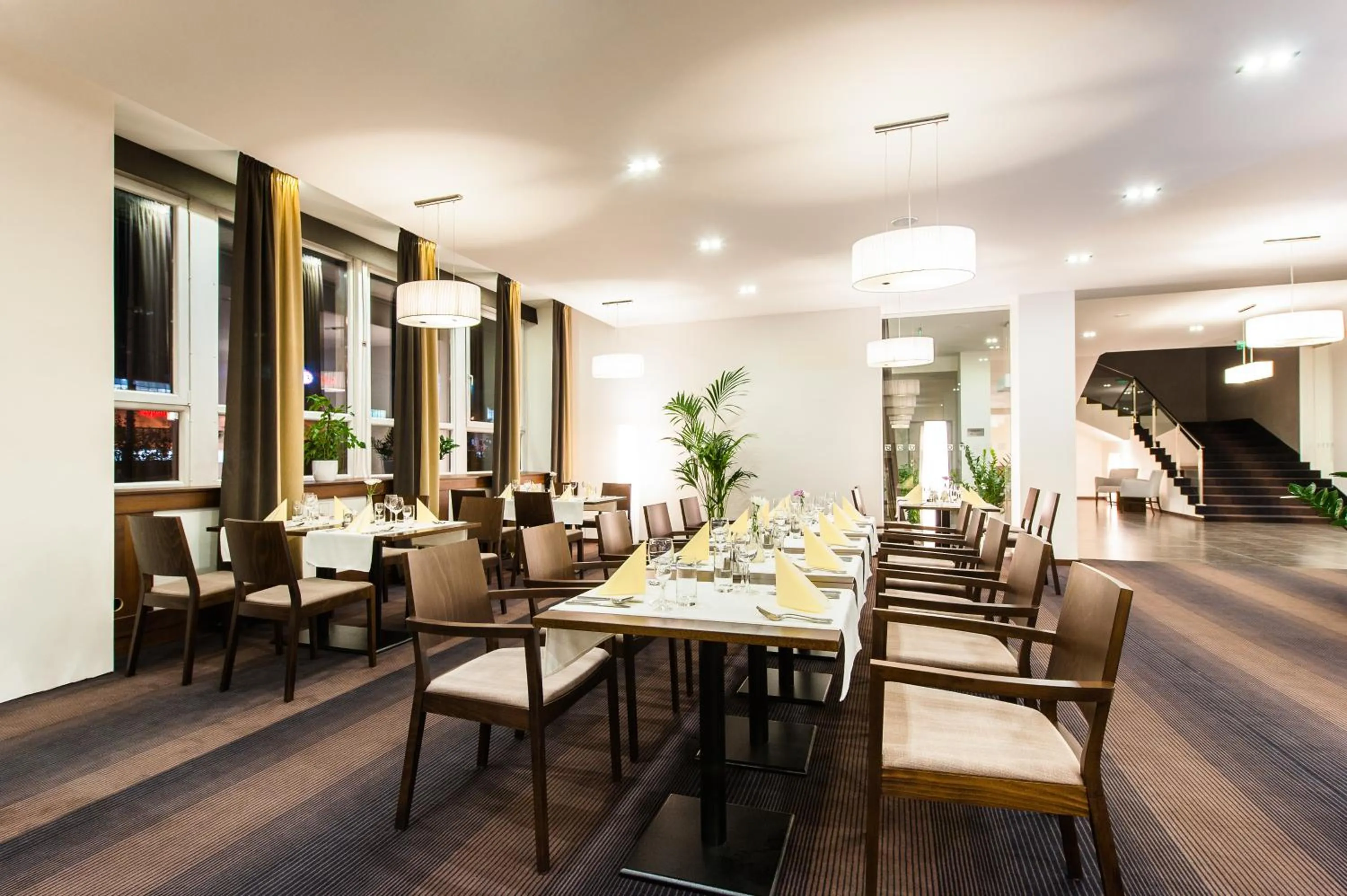 Restaurant/places to eat in Congress Hotel Centrum