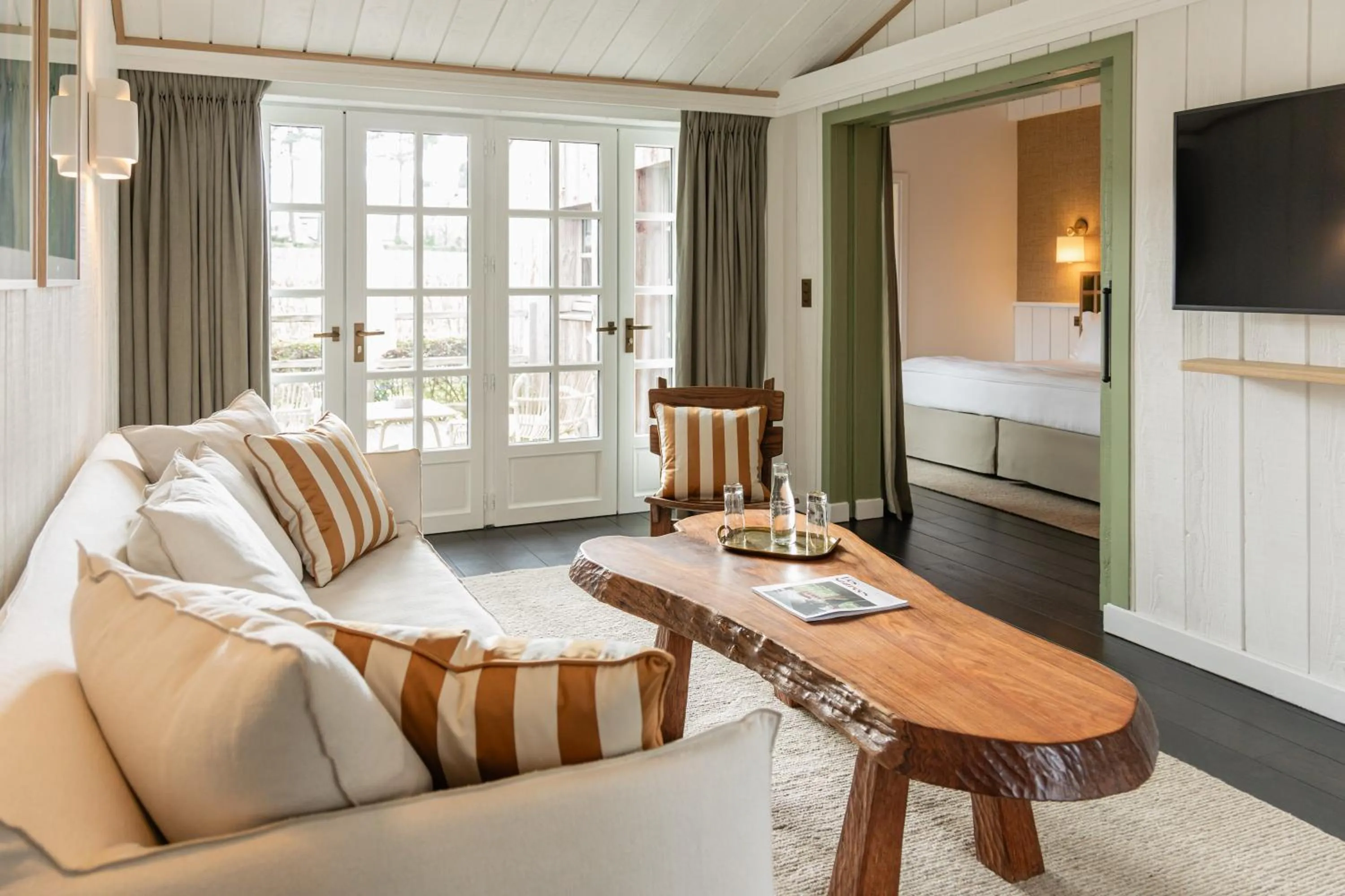 Photo of the whole room, Bed in Les Sources de Caudalie