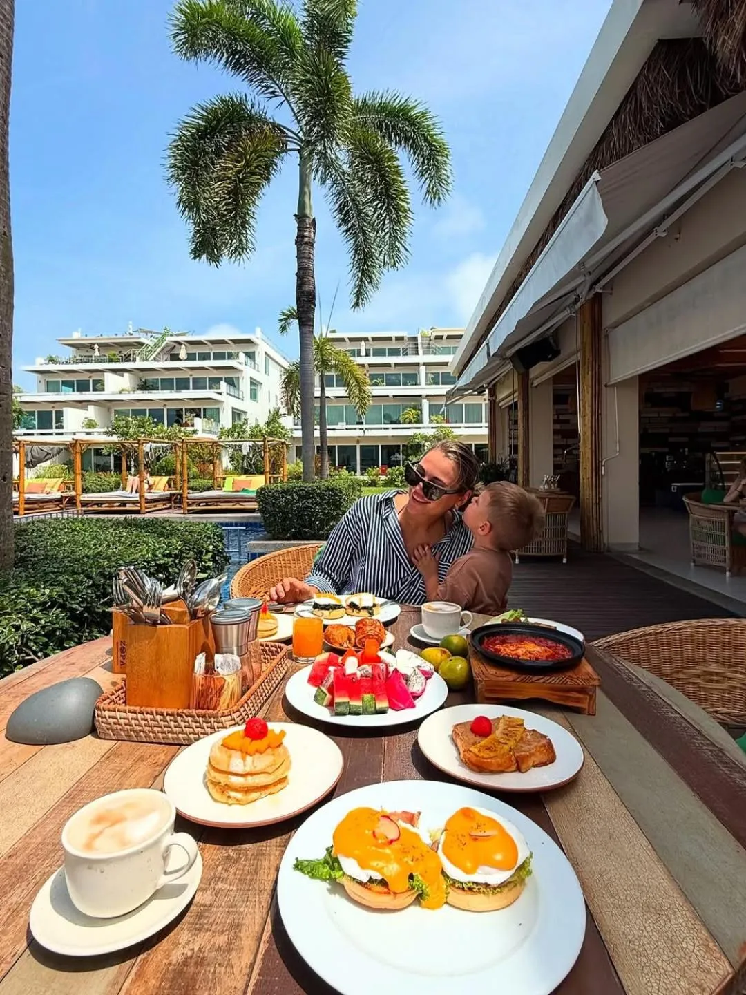 Food and drinks in Selina Serenity Rawai Phuket