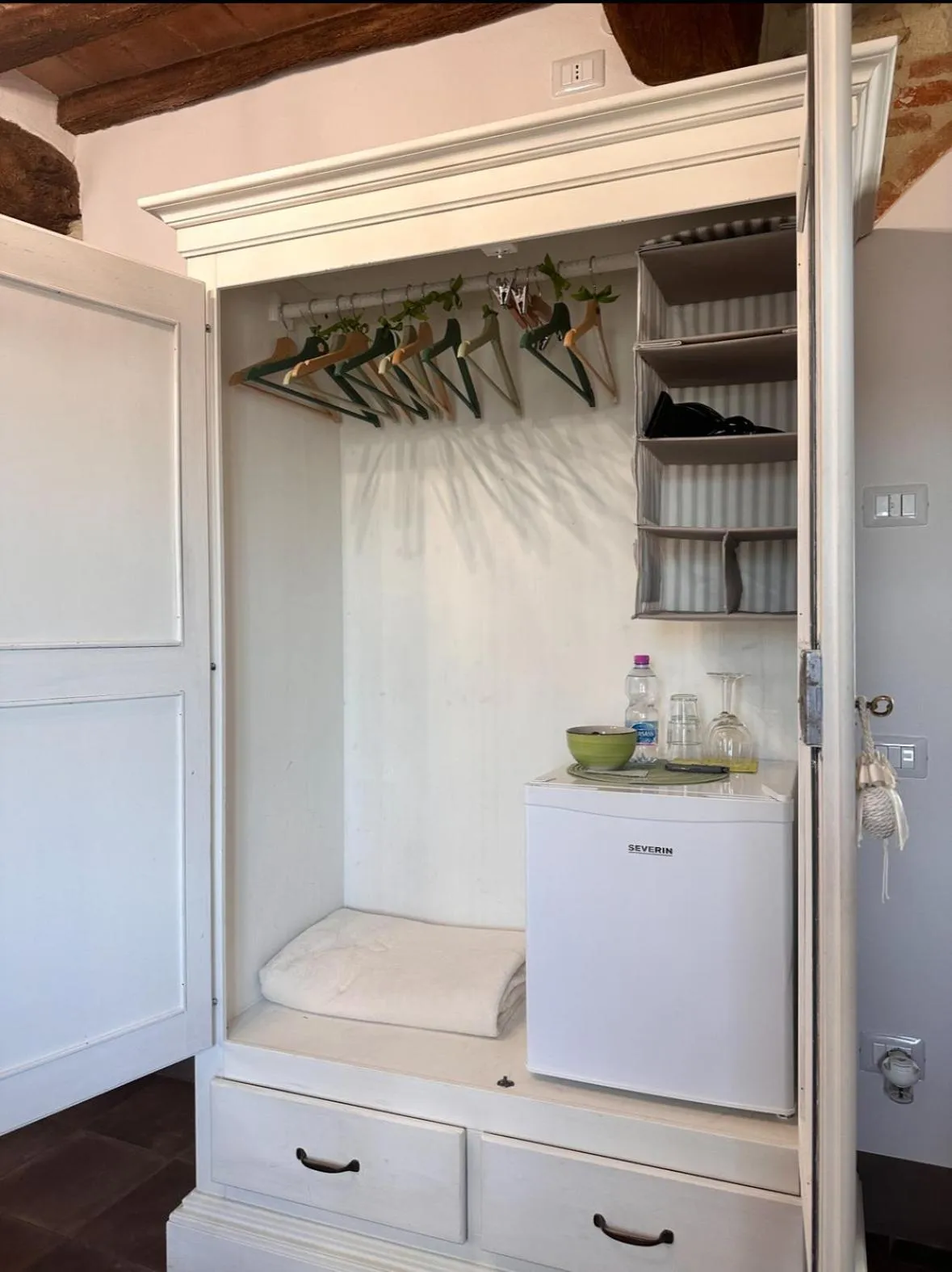 minibar in Antica Torre del Borgo
