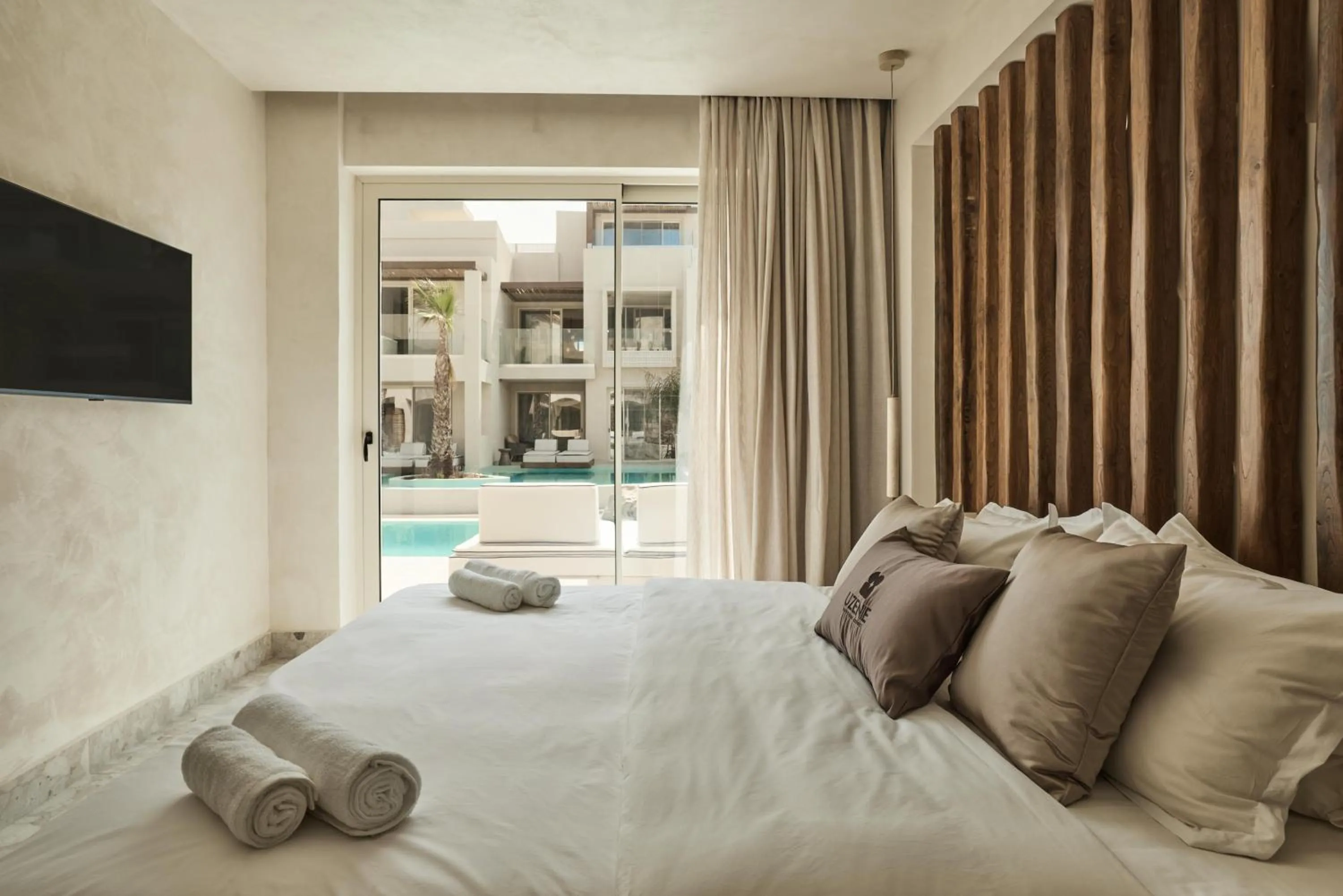 Photo of the whole room, Bed in Uzenie All Suites Boutique Resort