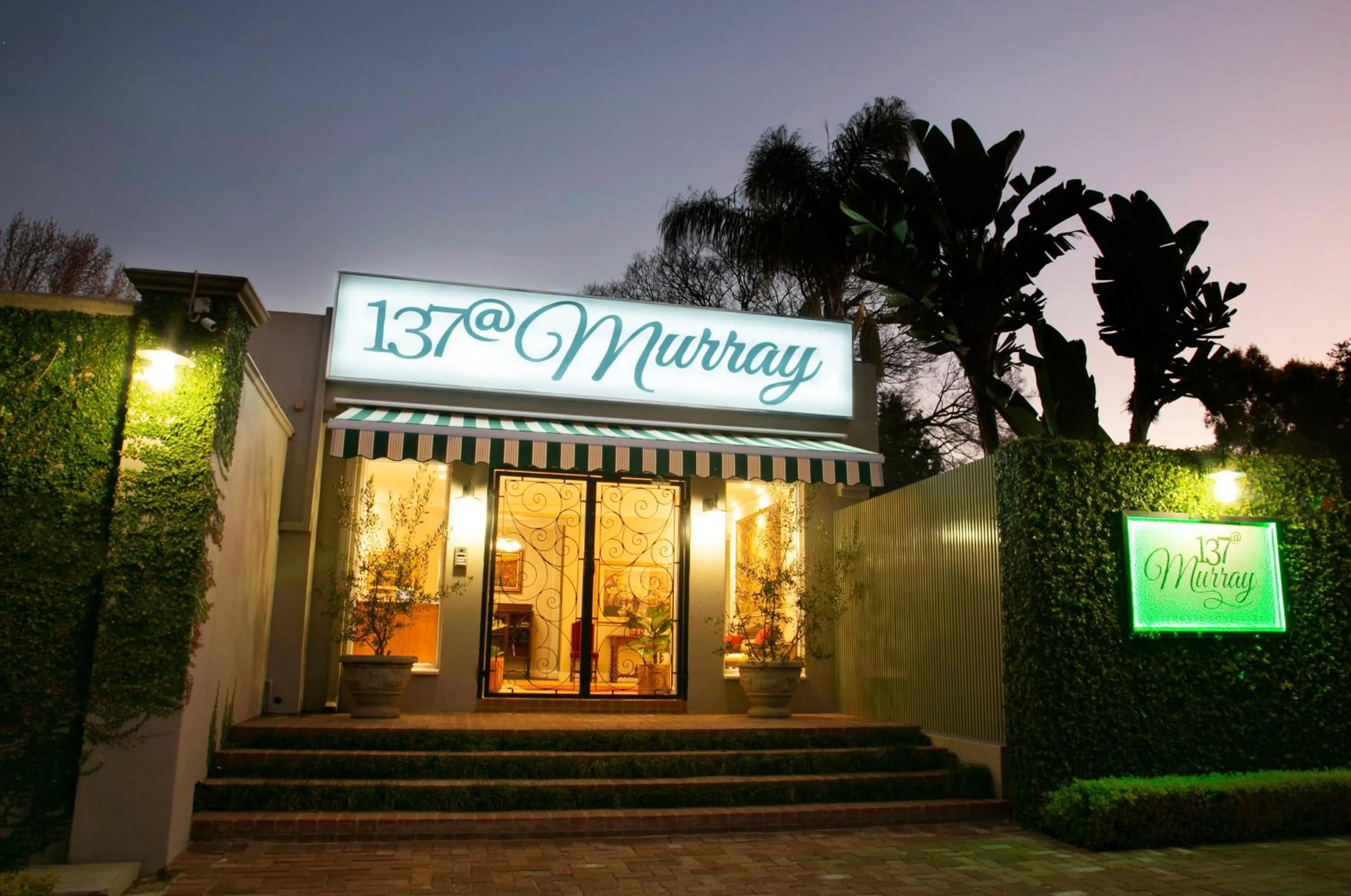 Facade/entrance in Murray Street 137 Guesthouse