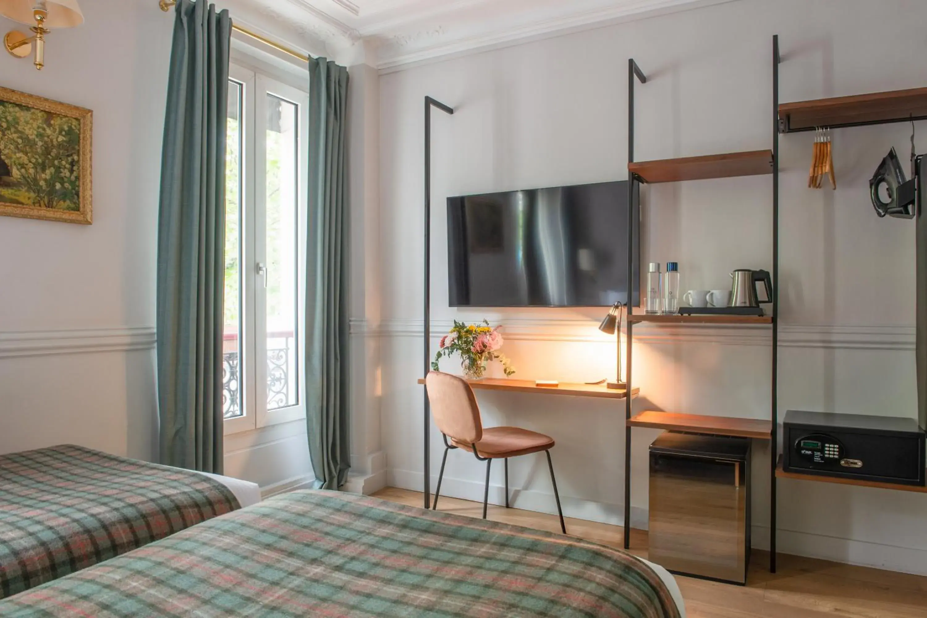 Bed in Hôtel De La Porte Dorée Bed in Hôtel De La Porte Dorée