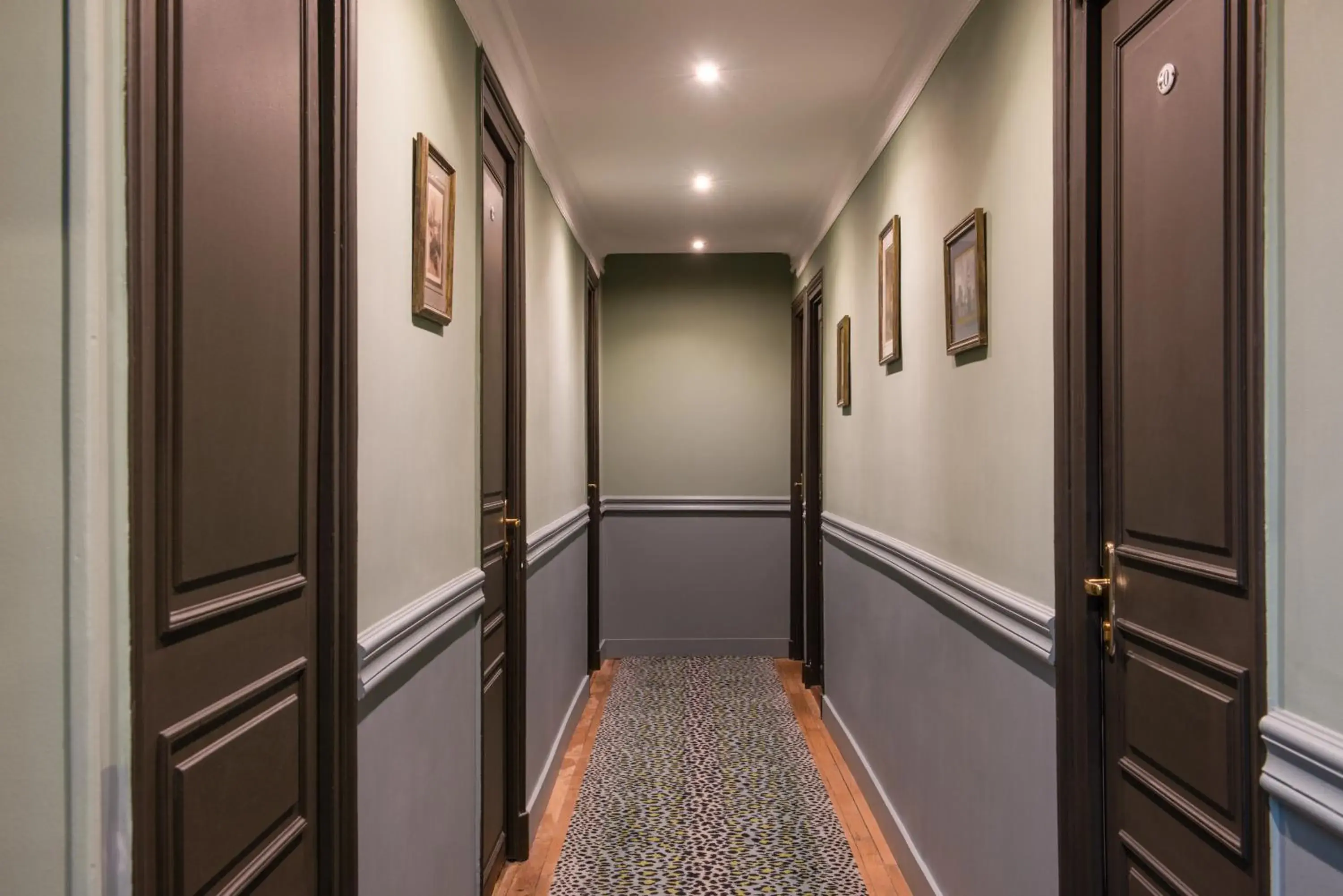 Property building in Hôtel De La Porte Dorée Property building in Hôtel De La Porte Dorée