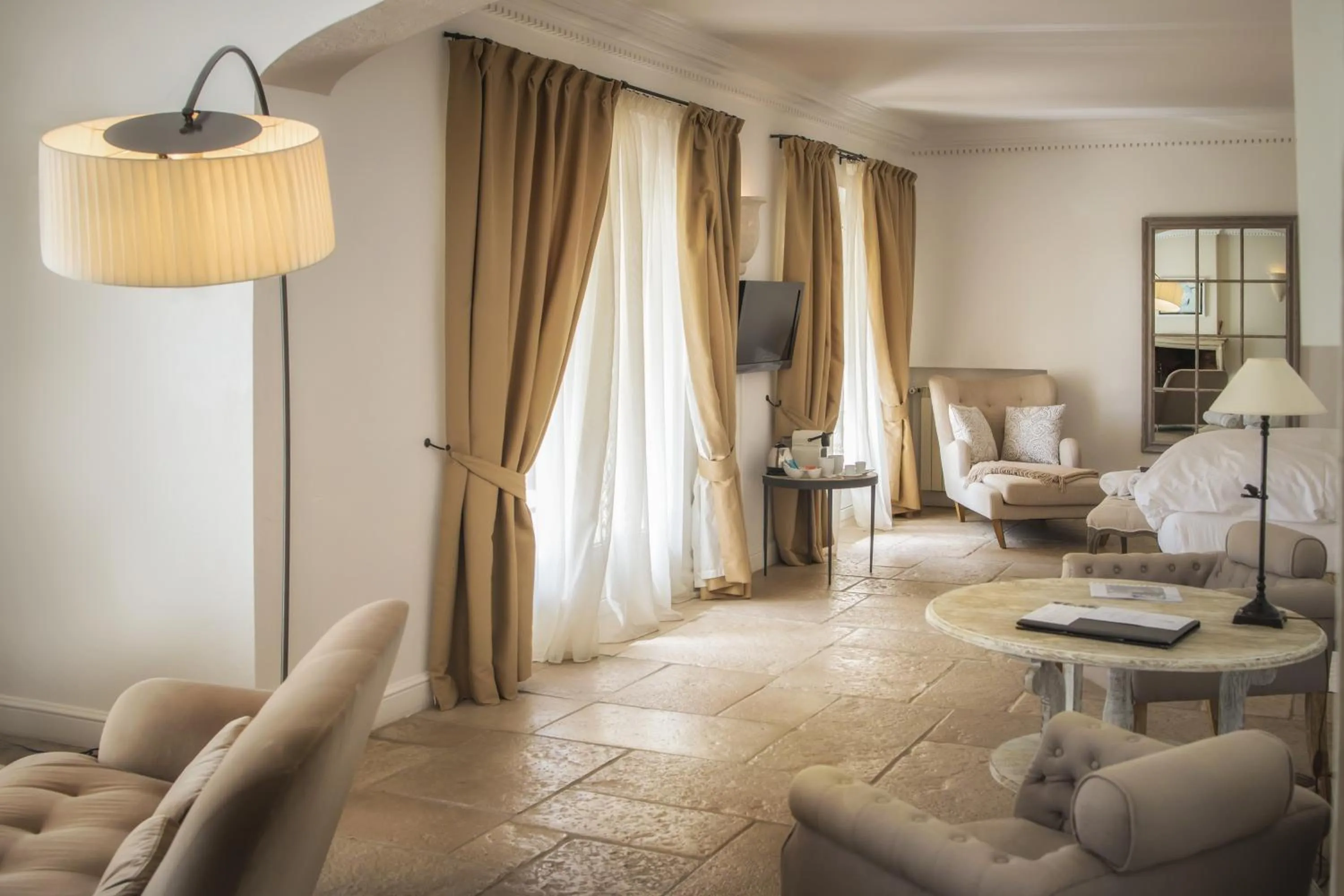 Photo of the whole room in Hôtel & Restaurant Alain Llorca