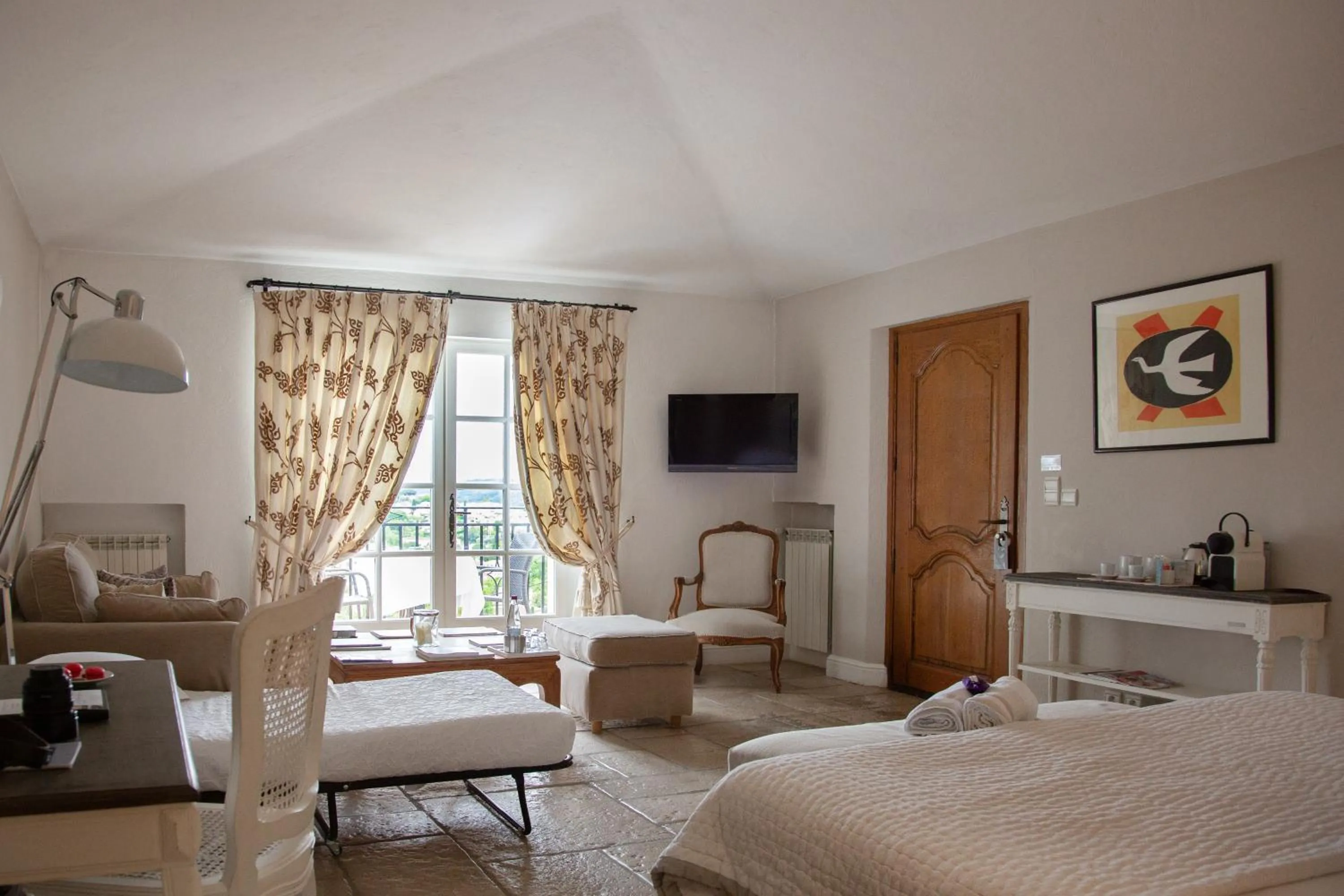 Bed in Hôtel & Restaurant Alain Llorca