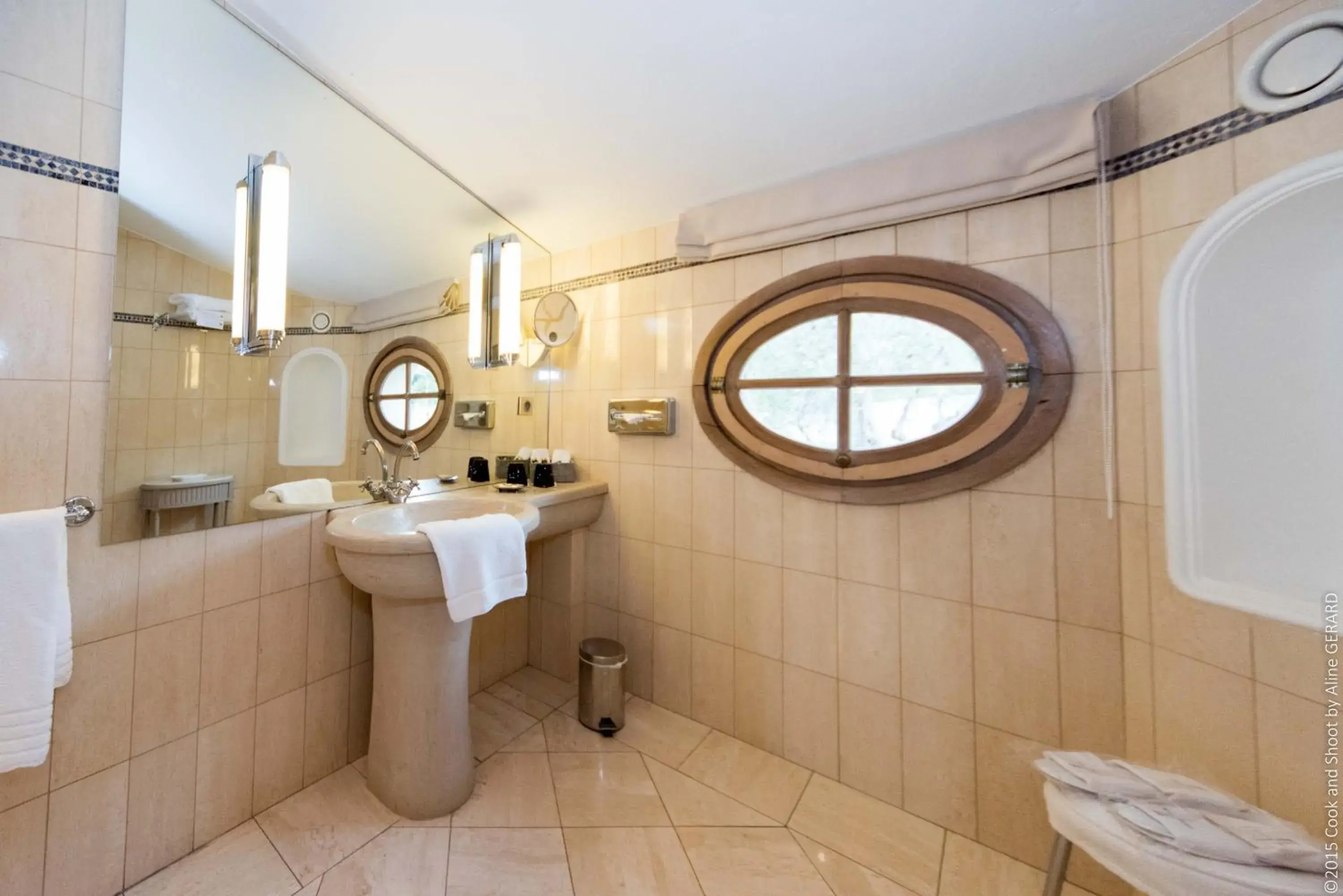 Family Suite in Hôtel & Restaurant Alain Llorca Family Suite in Hôtel & Restaurant Alain Llorca