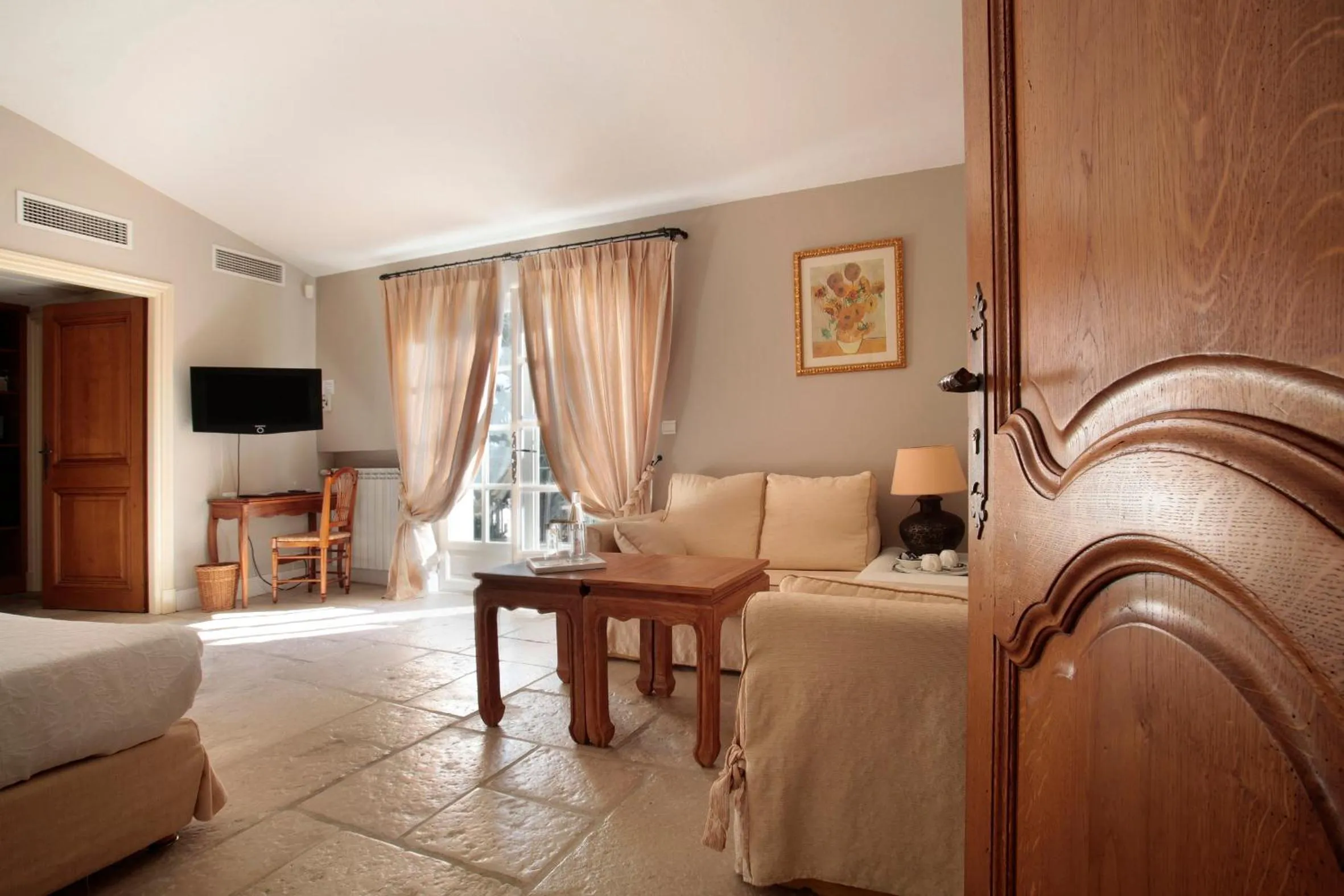 Bed in Hôtel & Restaurant Alain Llorca