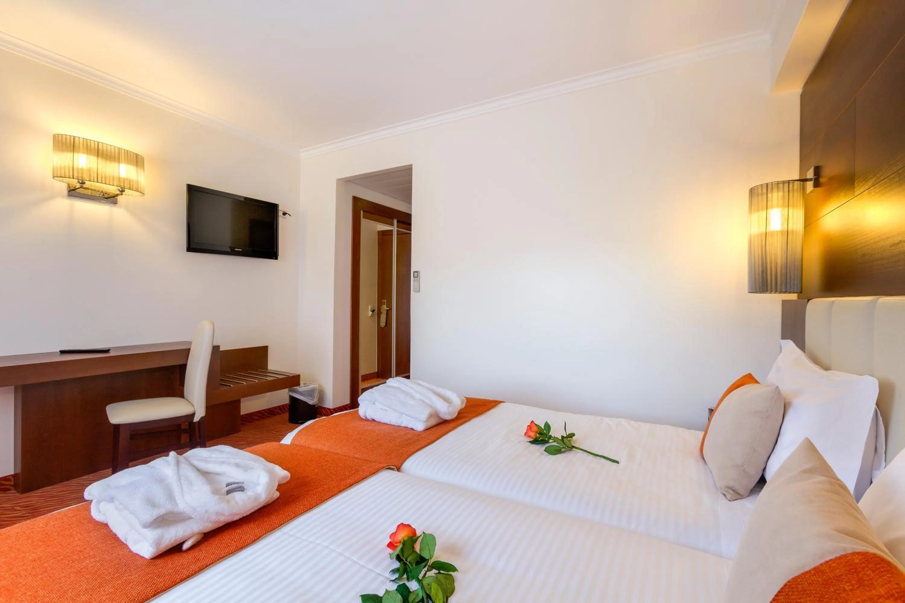 Bedroom, Bed in Avenida de Fatima