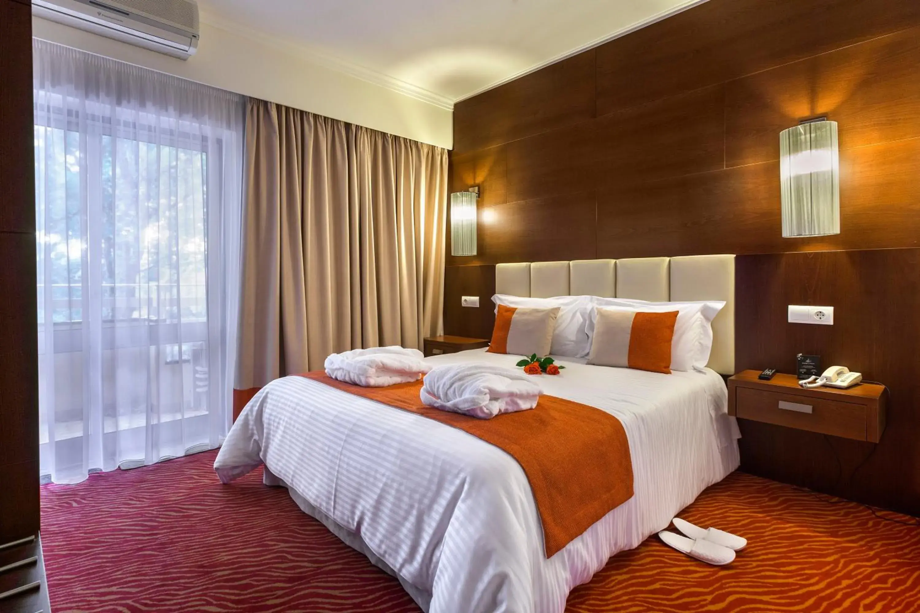Suite (2 Adults + 2 Child up to 12 years) in Avenida de Fatima Suite (2 Adults + 2 Child up to 12 years) in Avenida de Fatima