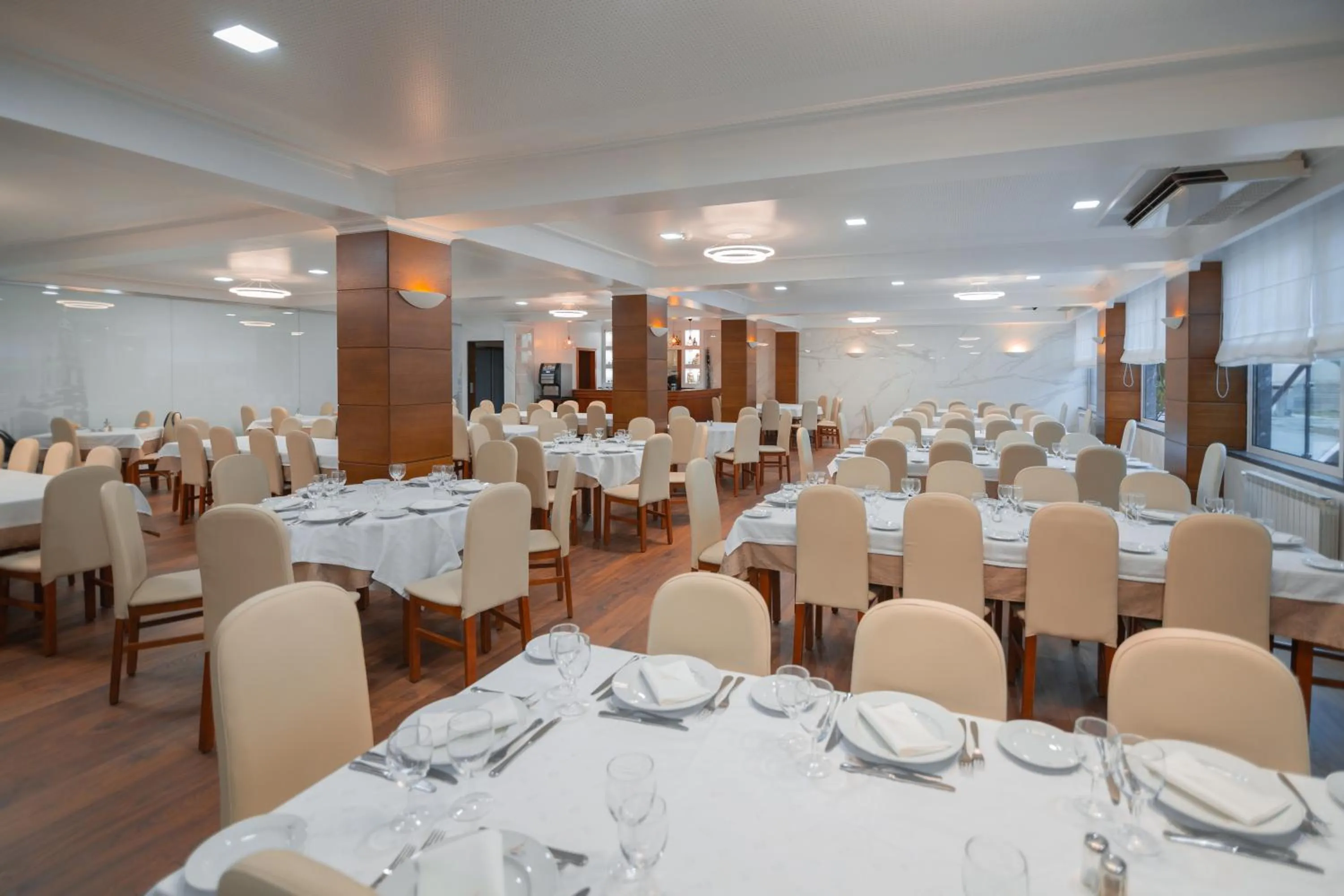 Restaurant/places to eat in Avenida de Fatima