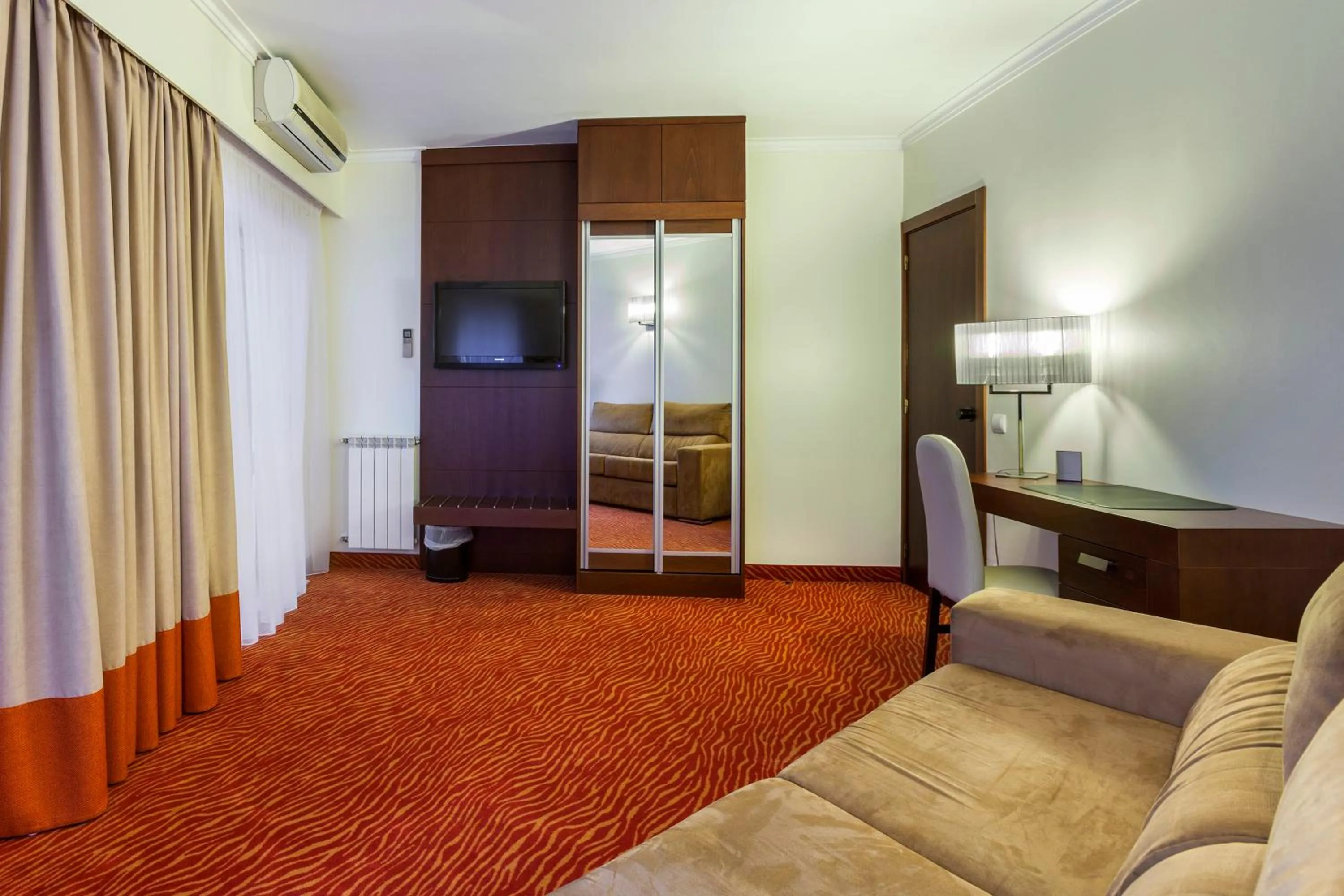 Bedroom, Bed in Avenida de Fatima