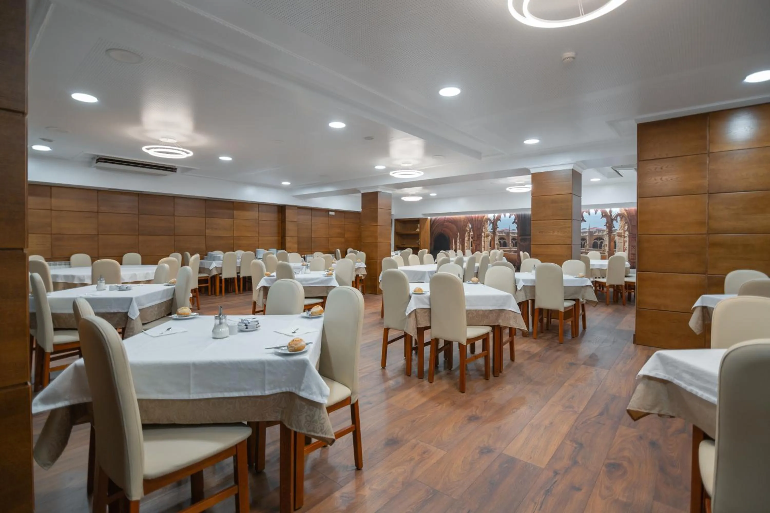 Restaurant/places to eat in Avenida de Fatima