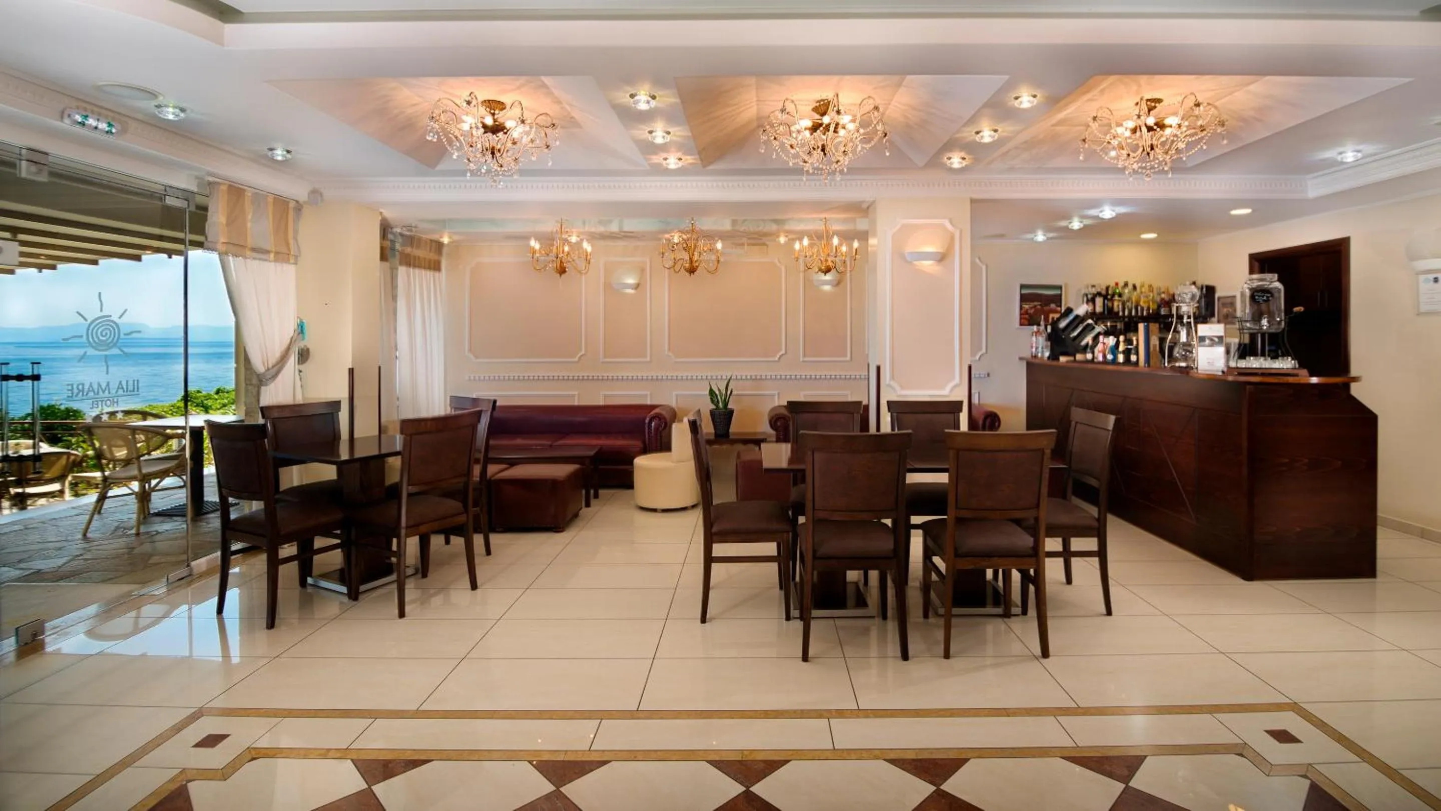 Communal lounge/ TV room in Ilia Mare