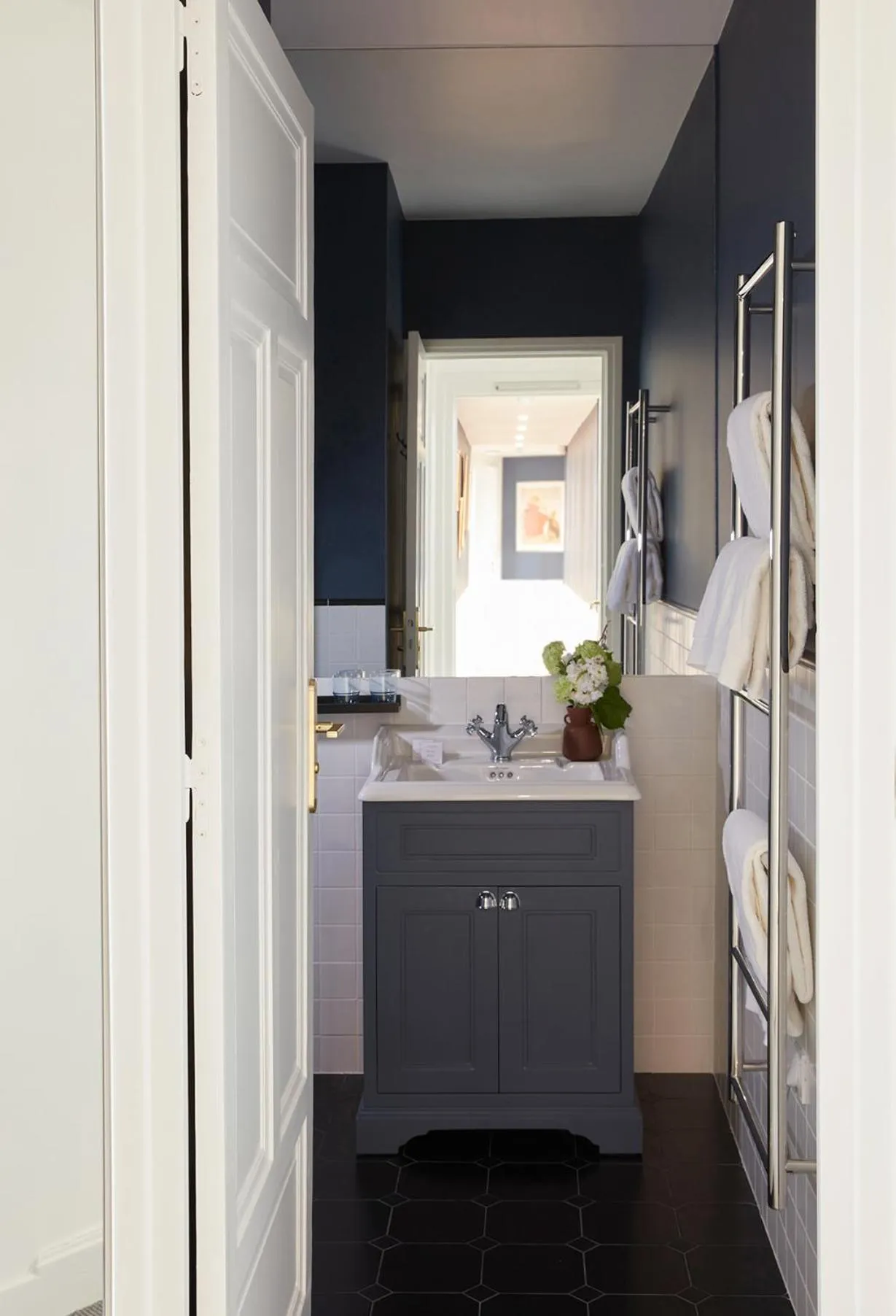 Bathroom in Le Flaubert