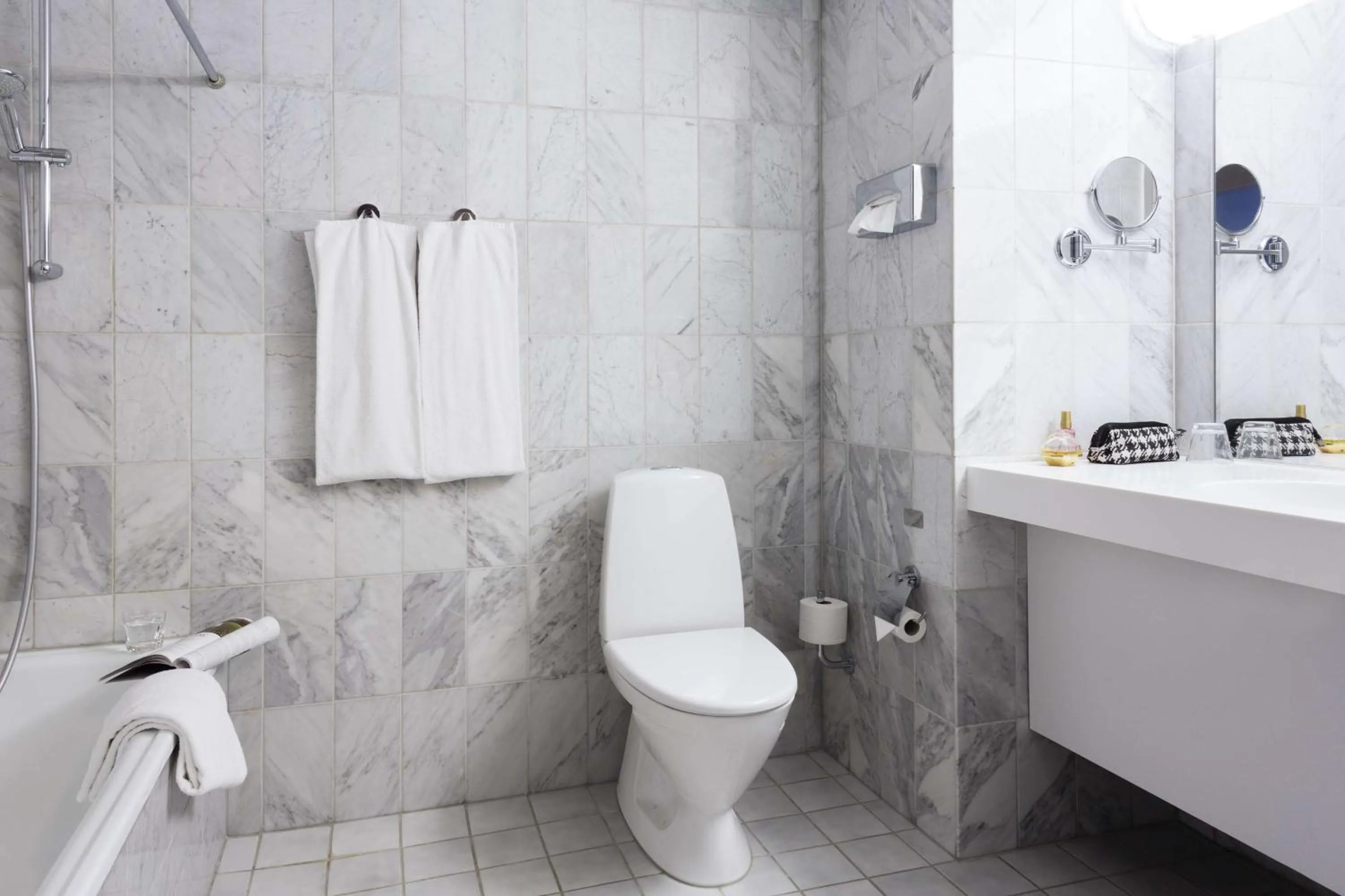 Bathroom in Scandic Regina