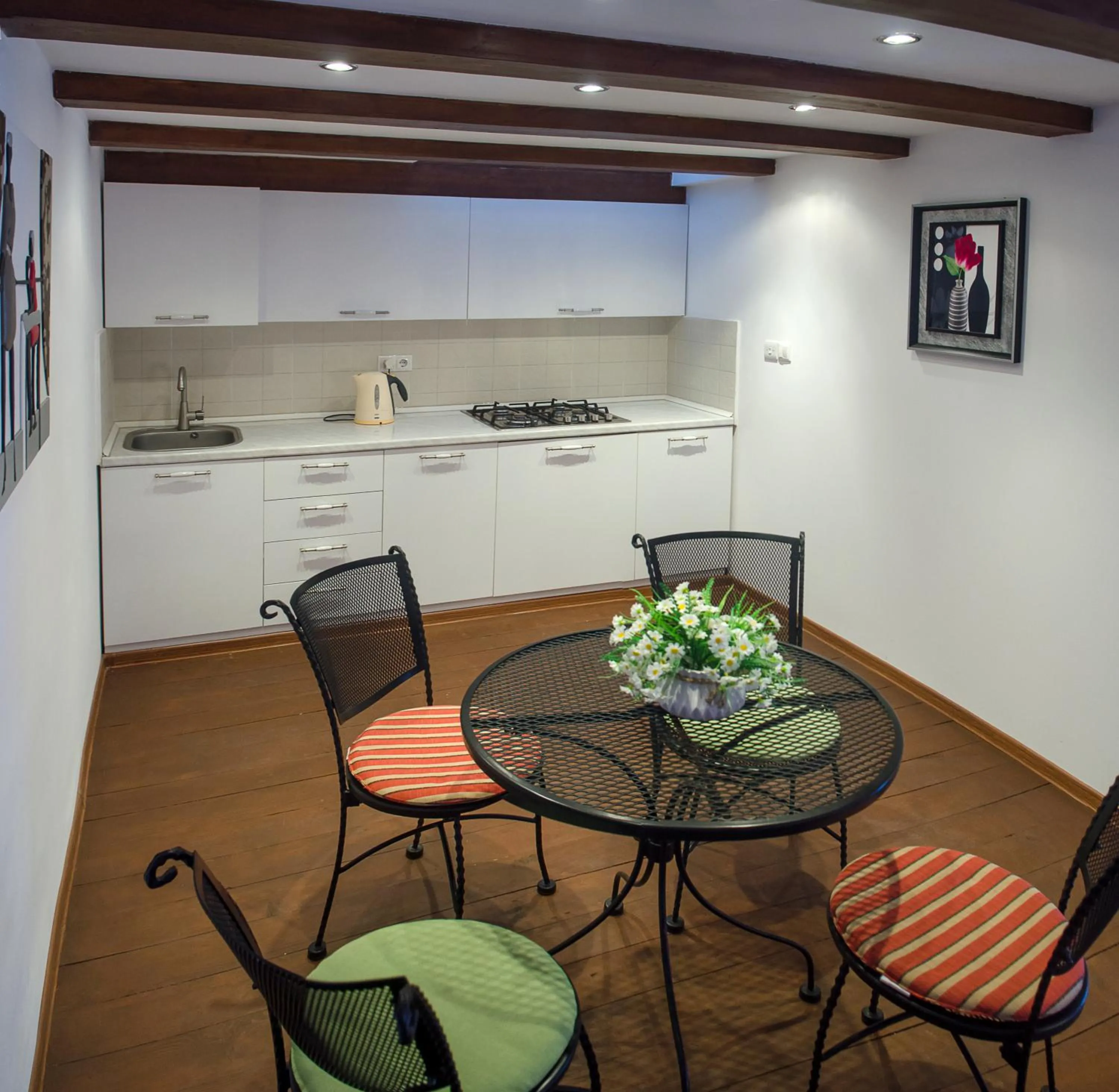 Exquisite Two Bedroom Apartment With a Mezzanine