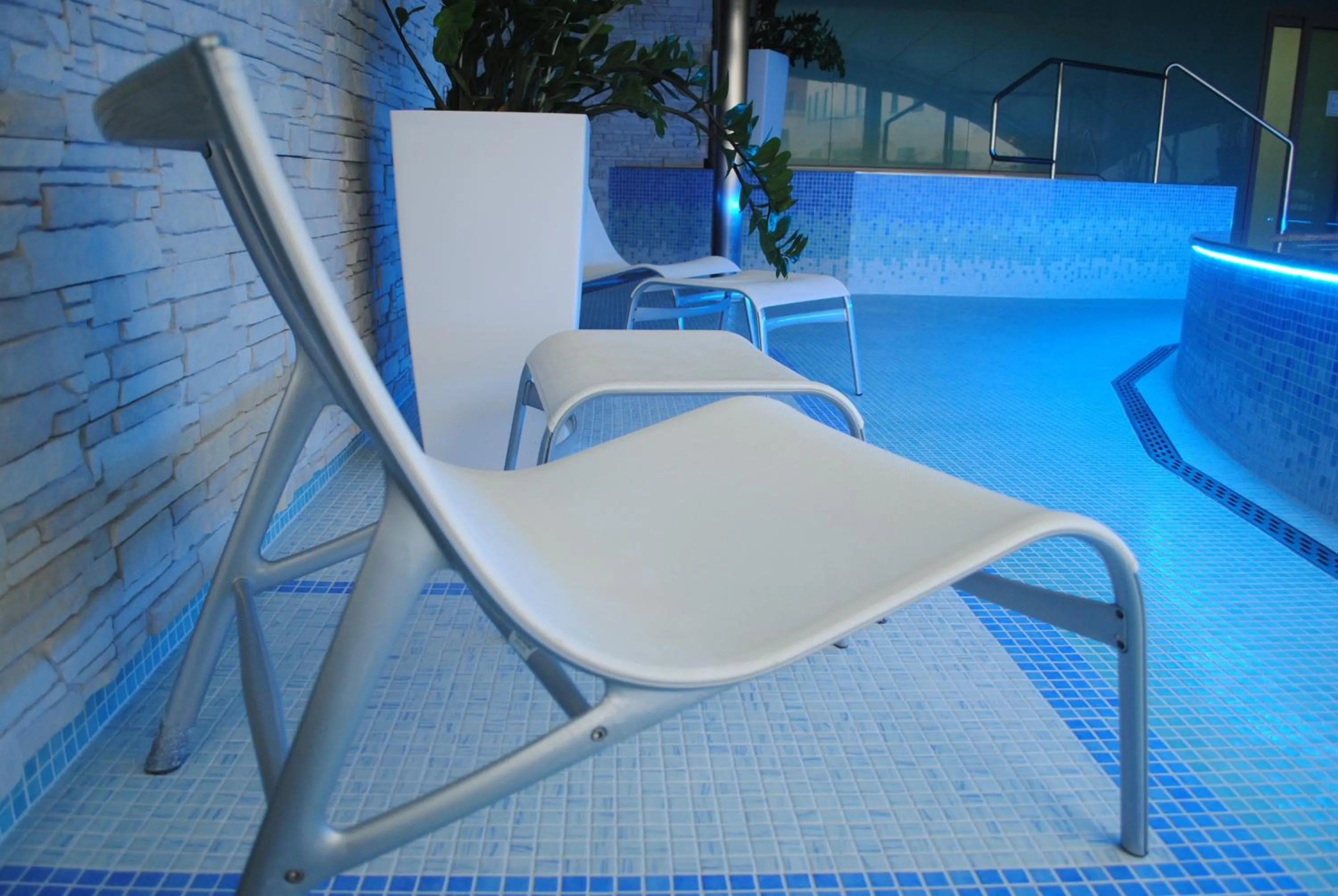 Swimming pool in Venus