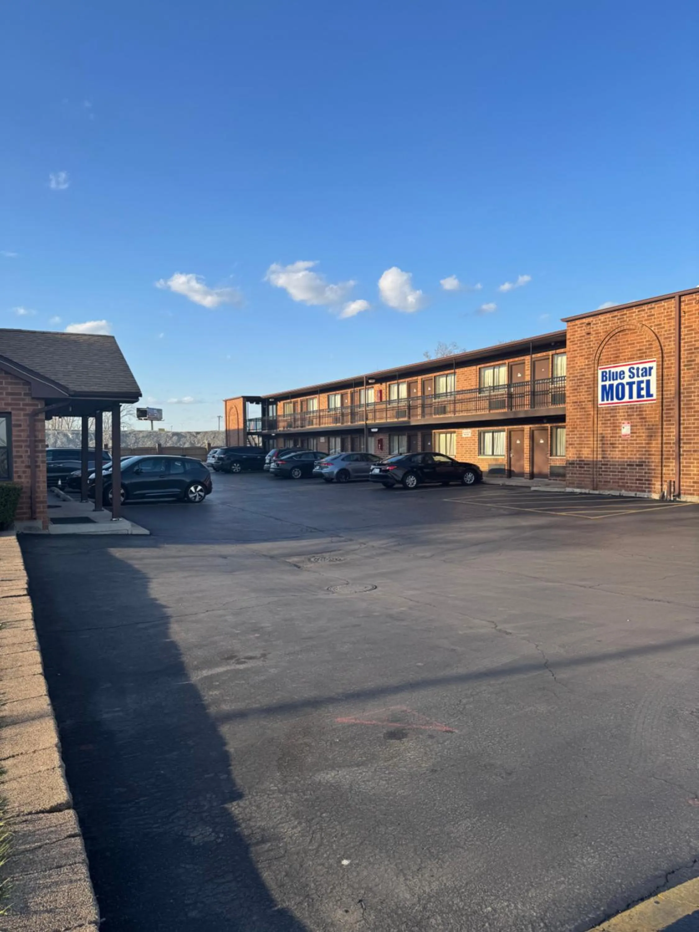 Property building in Blue Star Motel