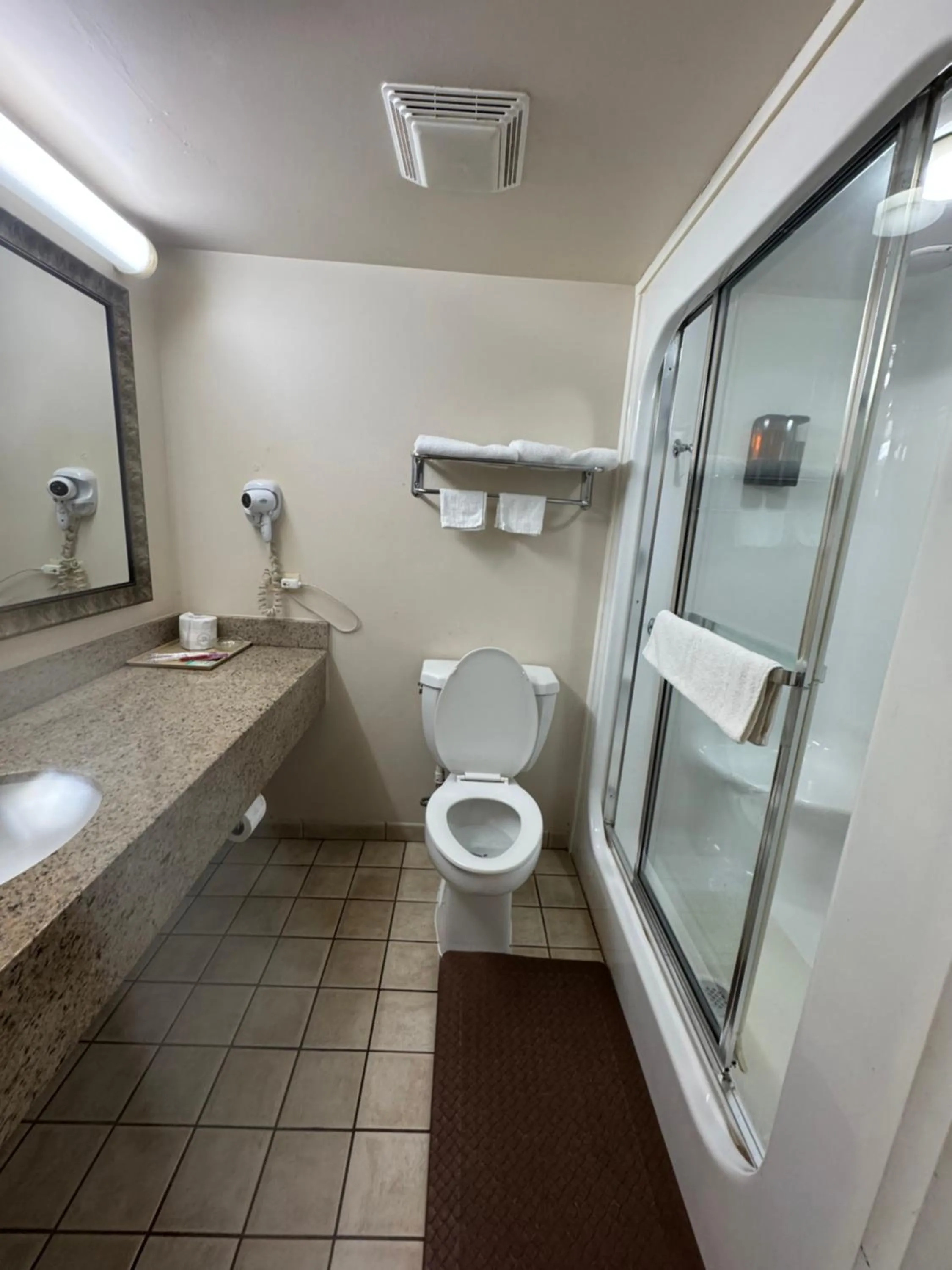 Bathroom in Blue Star Motel