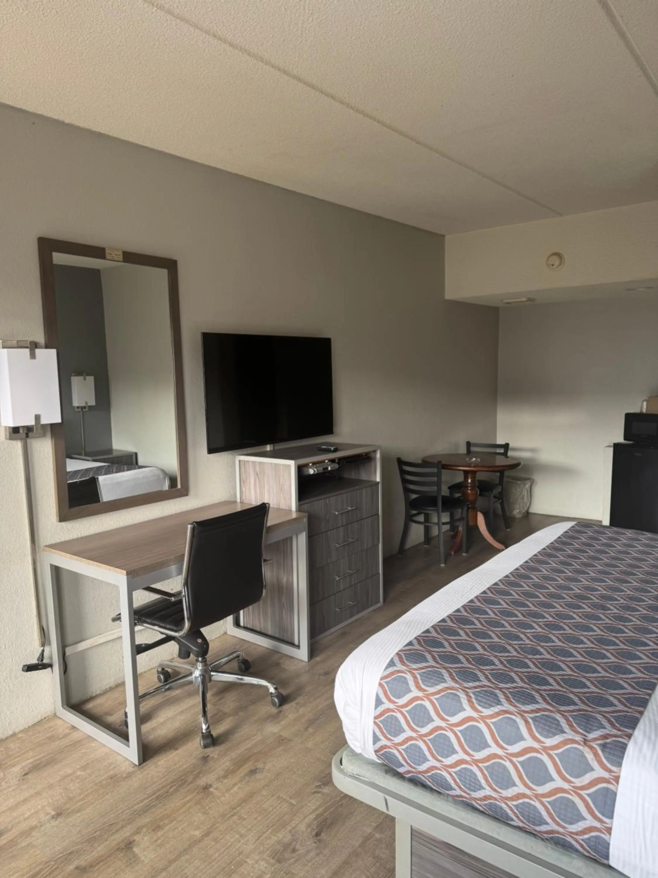 TV and multimedia in Blue Star Motel