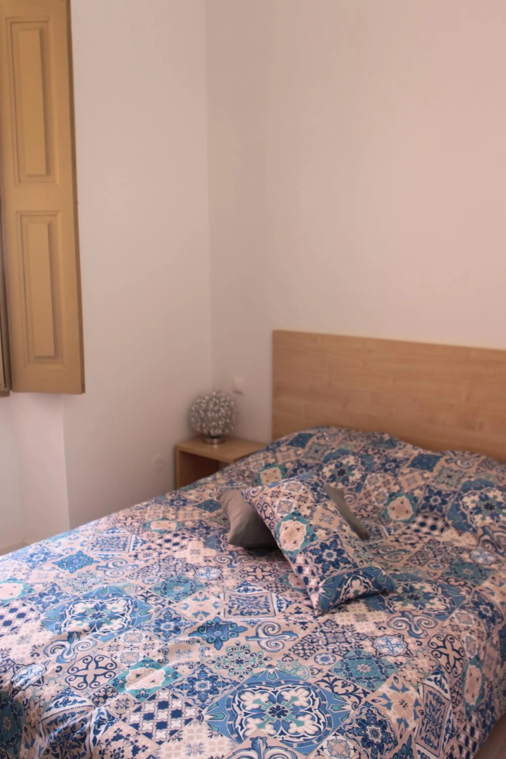 Double Room with Private External Bathroom in Águeda Hostel & Friends