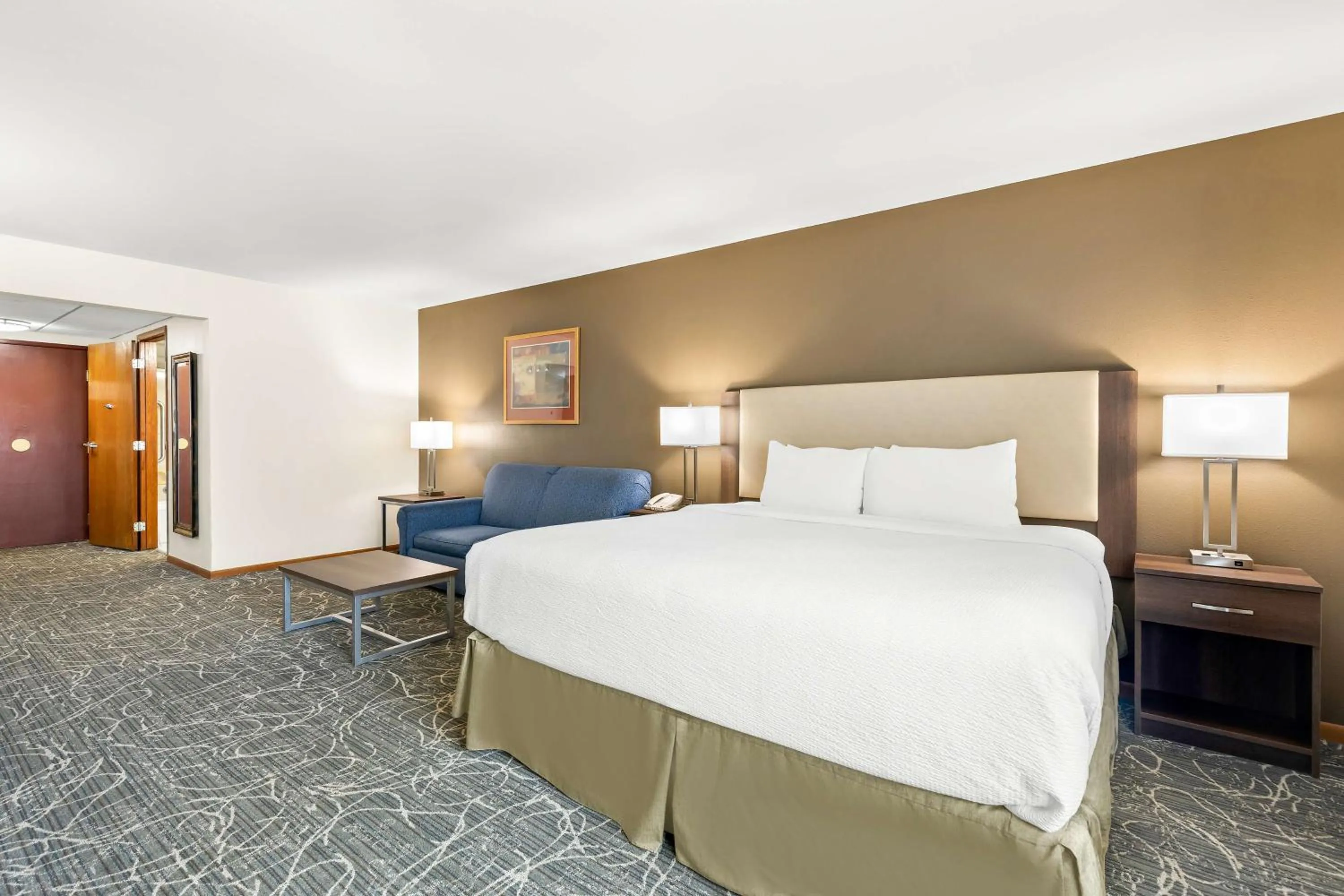Bedroom, Bed in Best Western West Towne Suites