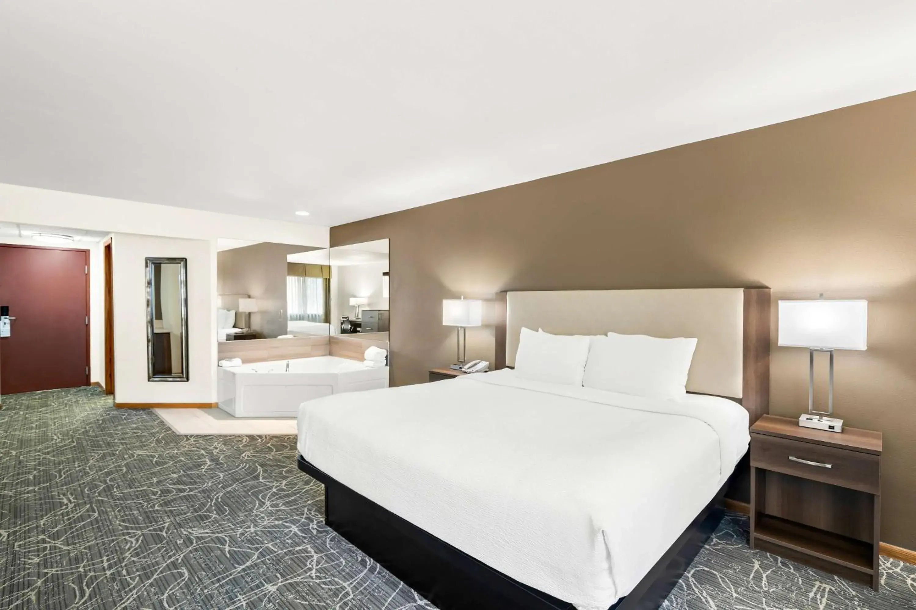 Bedroom, Bed in Best Western West Towne Suites Bedroom, Bed in Best Western West Towne Suites