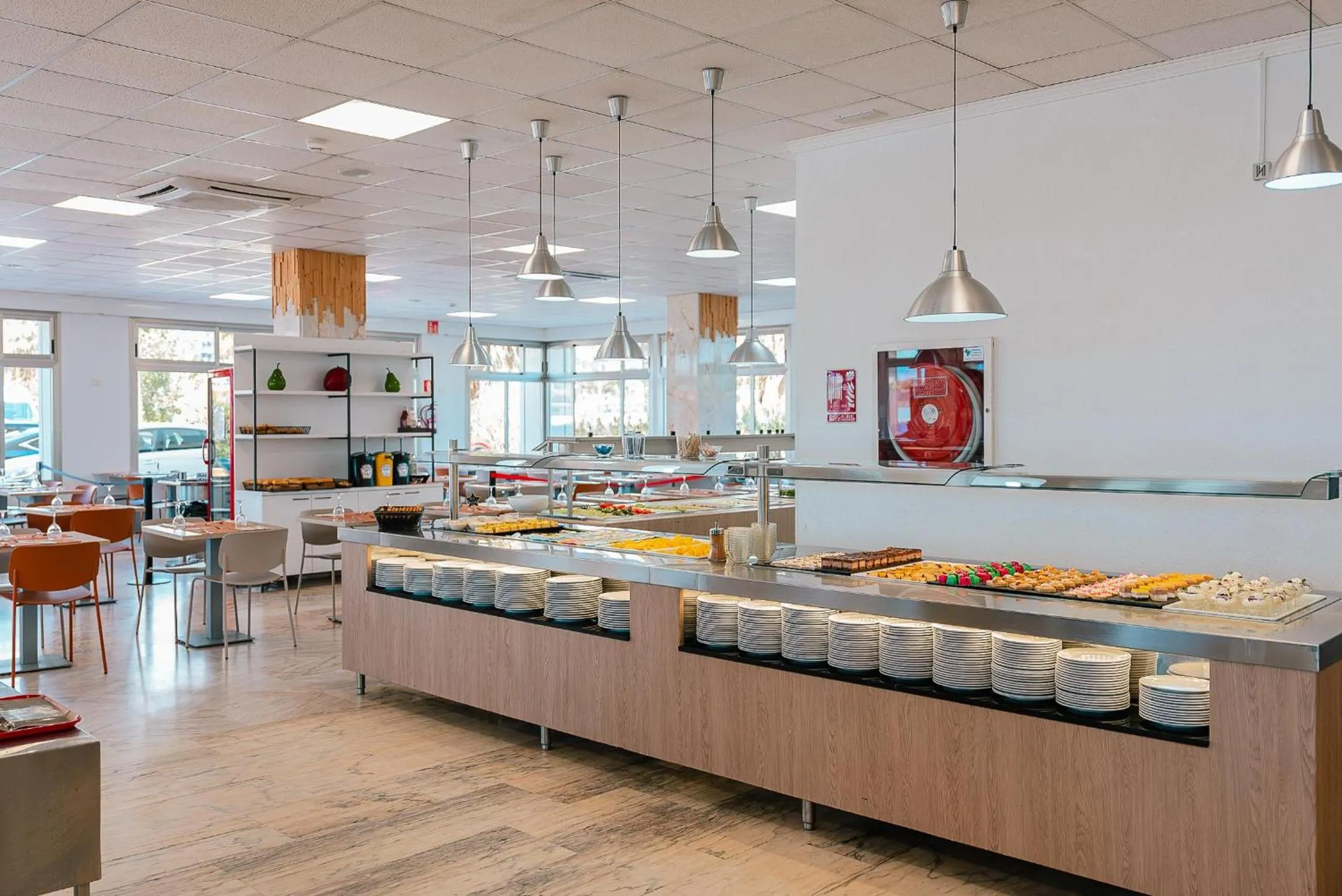 Restaurant/places to eat in Port Europa