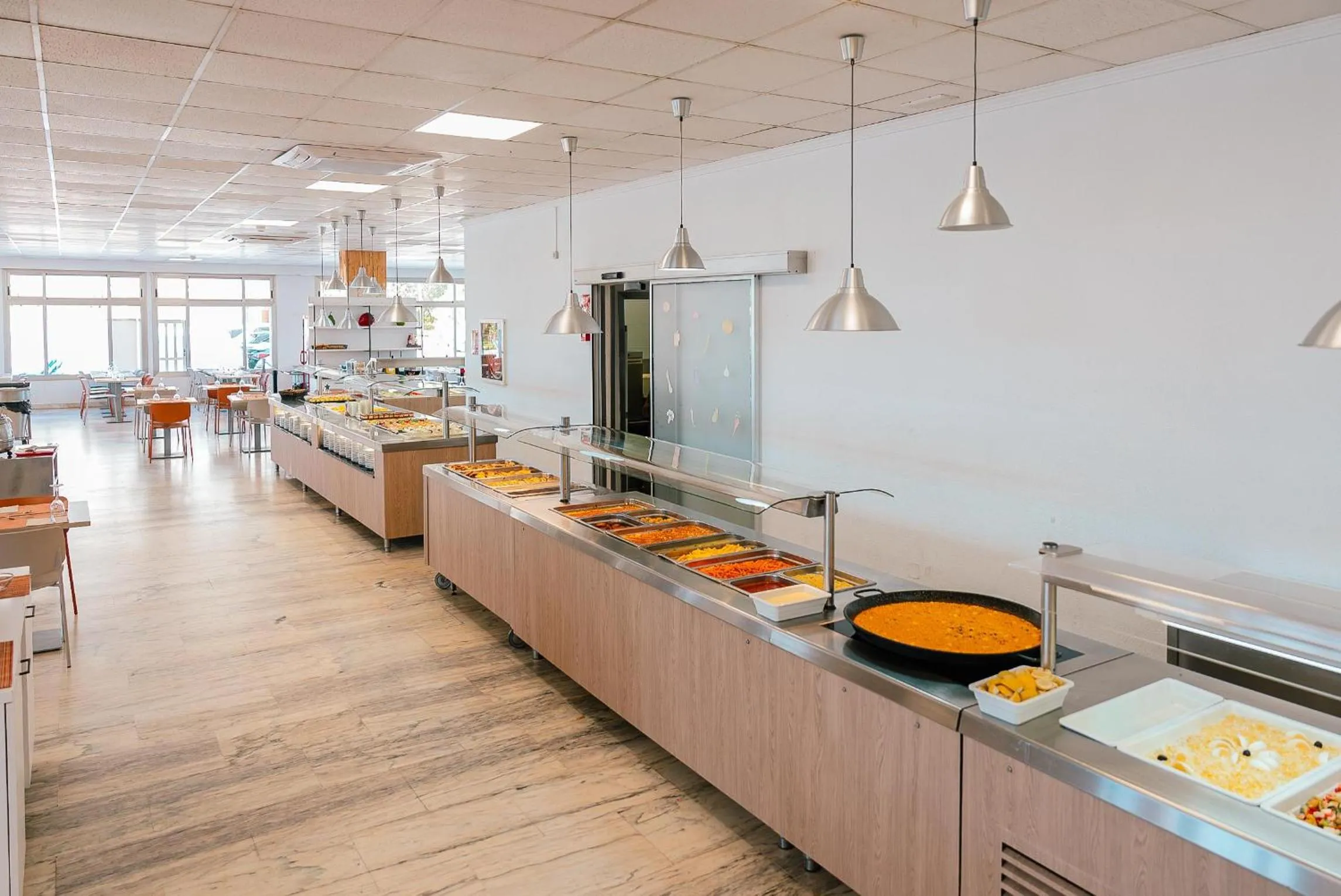 Restaurant/places to eat in Port Europa