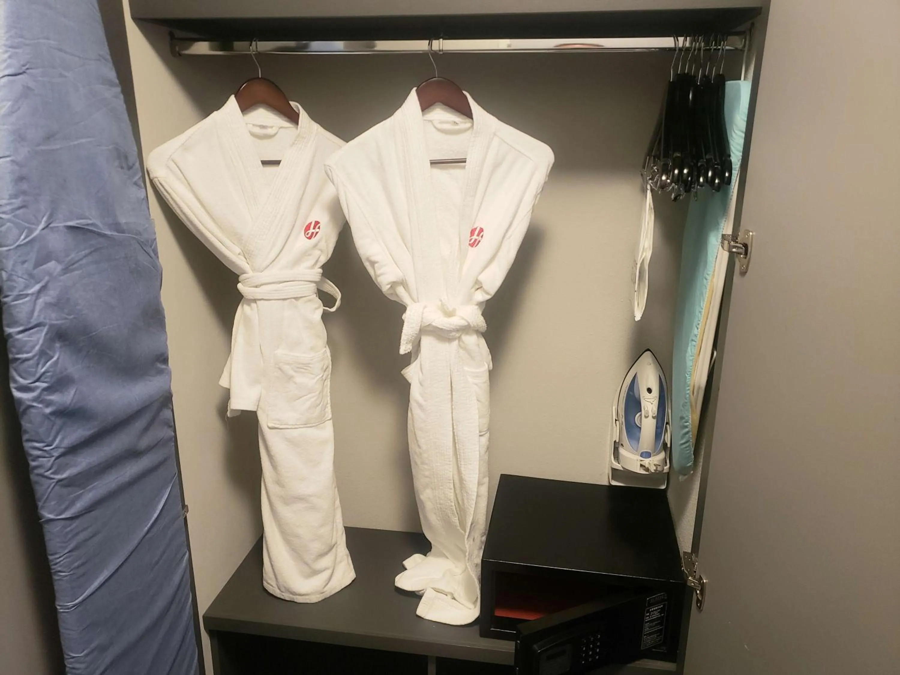 Bedroom in Hartford Hotel Best Western Signature Collection