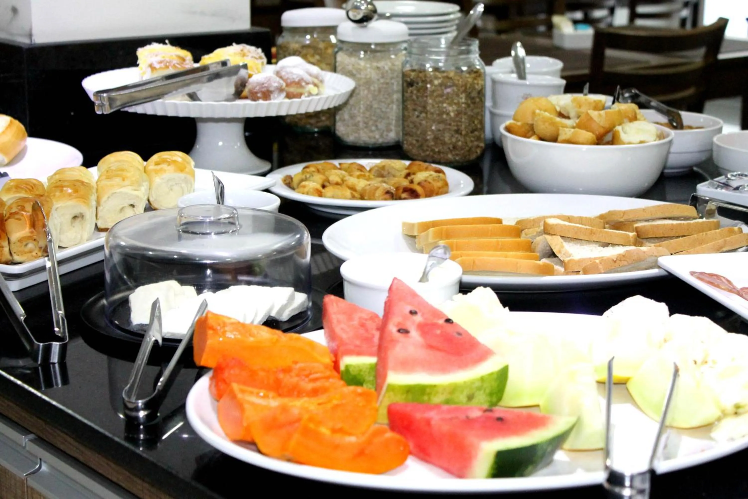 Buffet breakfast in Avare Plaza Hotel Plus