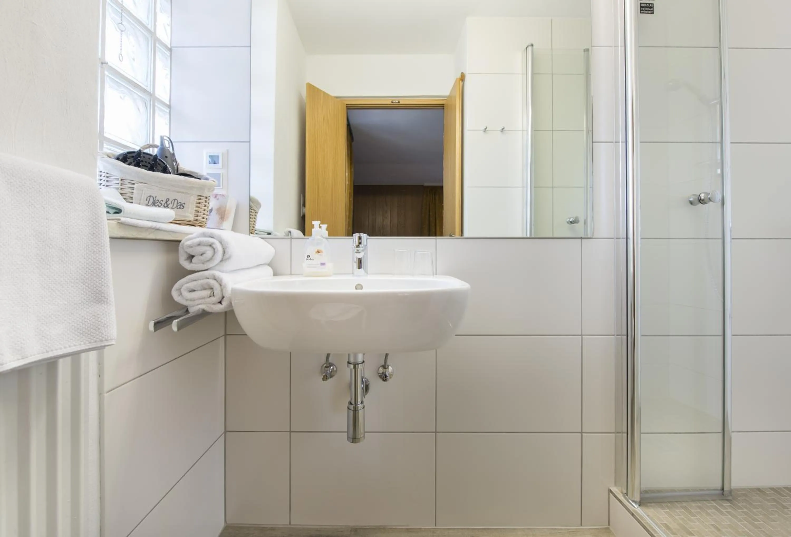 Shower, Bathroom in Hotel Jägerhof garni